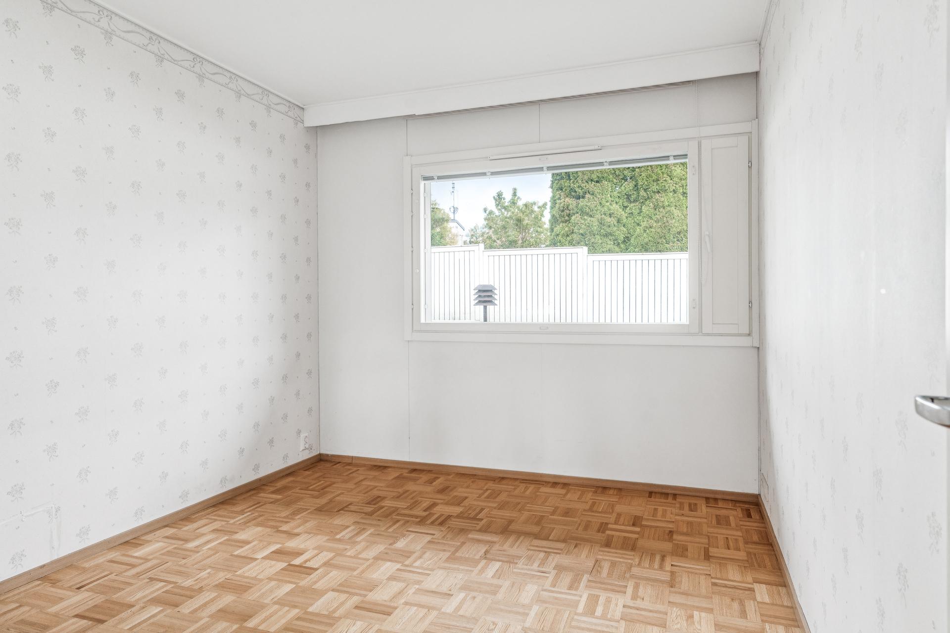 Lukupurontie 8, Mankkaa, Espoo