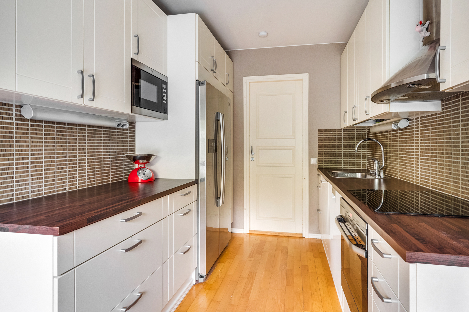 Tyylikäs ja toimiva keittiö