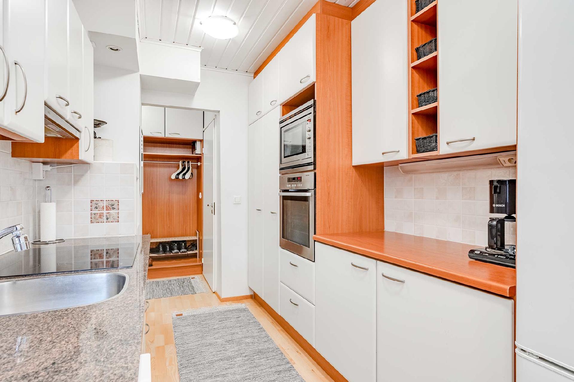 Mustanlahdenkatu 19, Amuri, Tampere