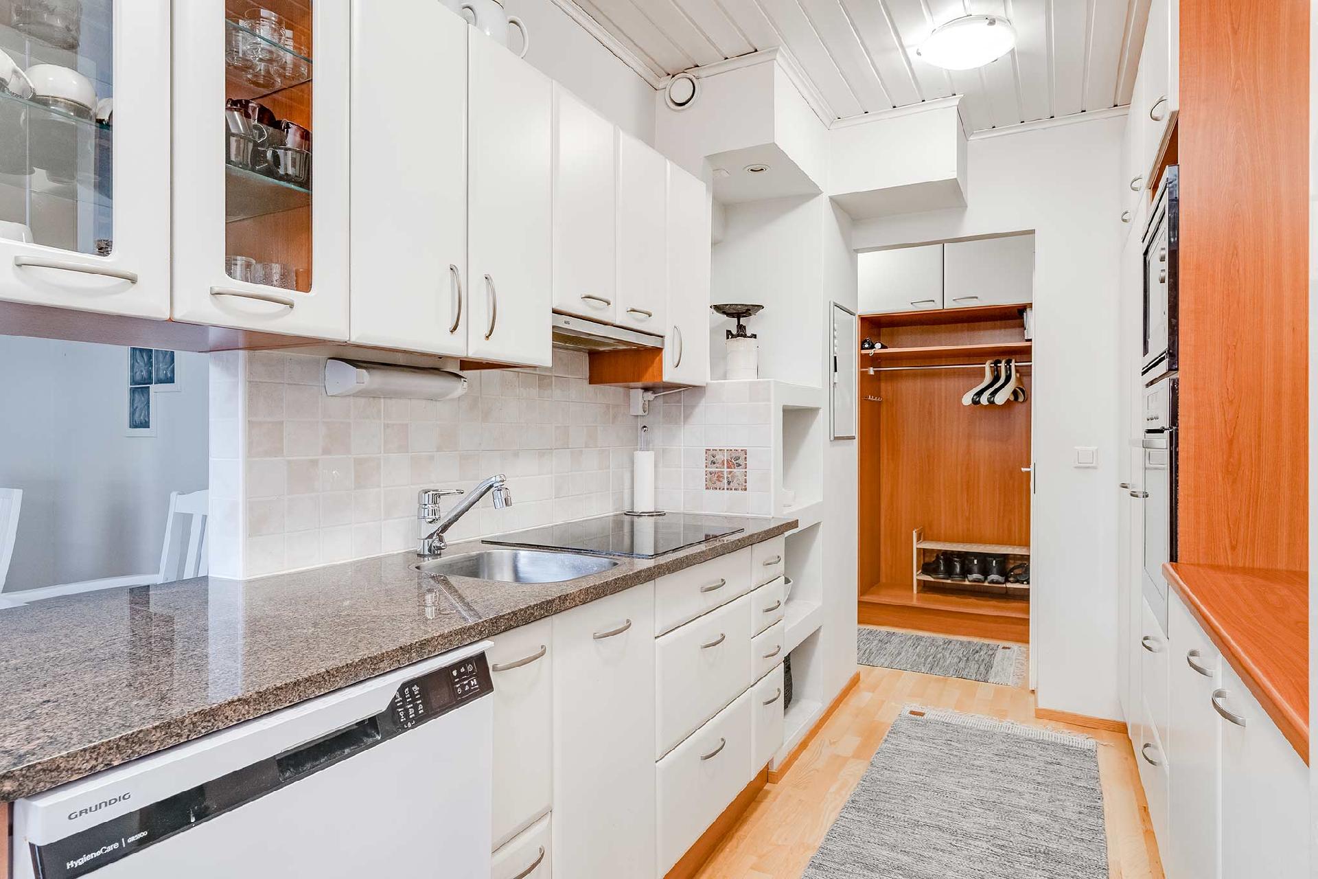 Mustanlahdenkatu 19, Amuri, Tampere