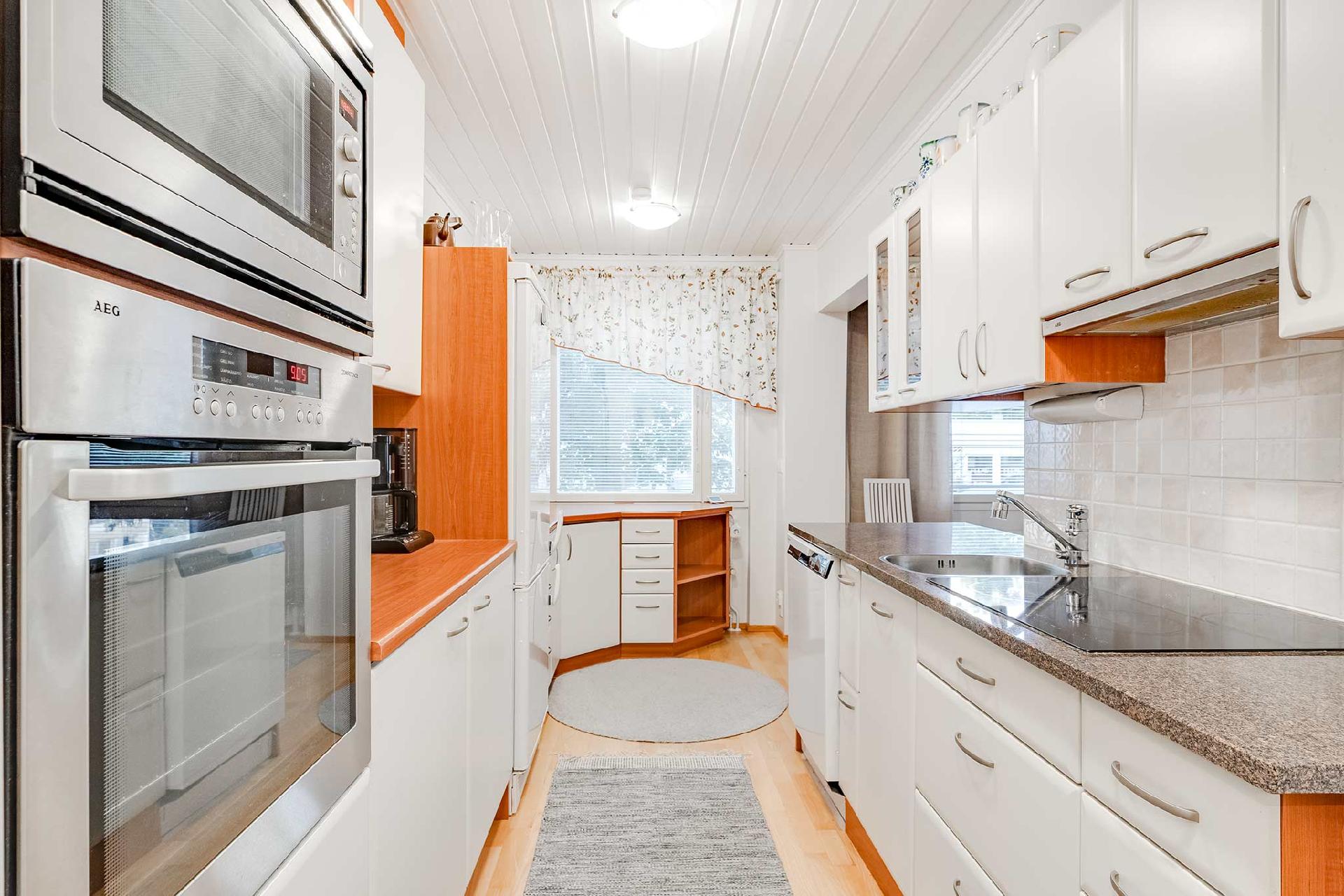 Mustanlahdenkatu 19, Amuri, Tampere