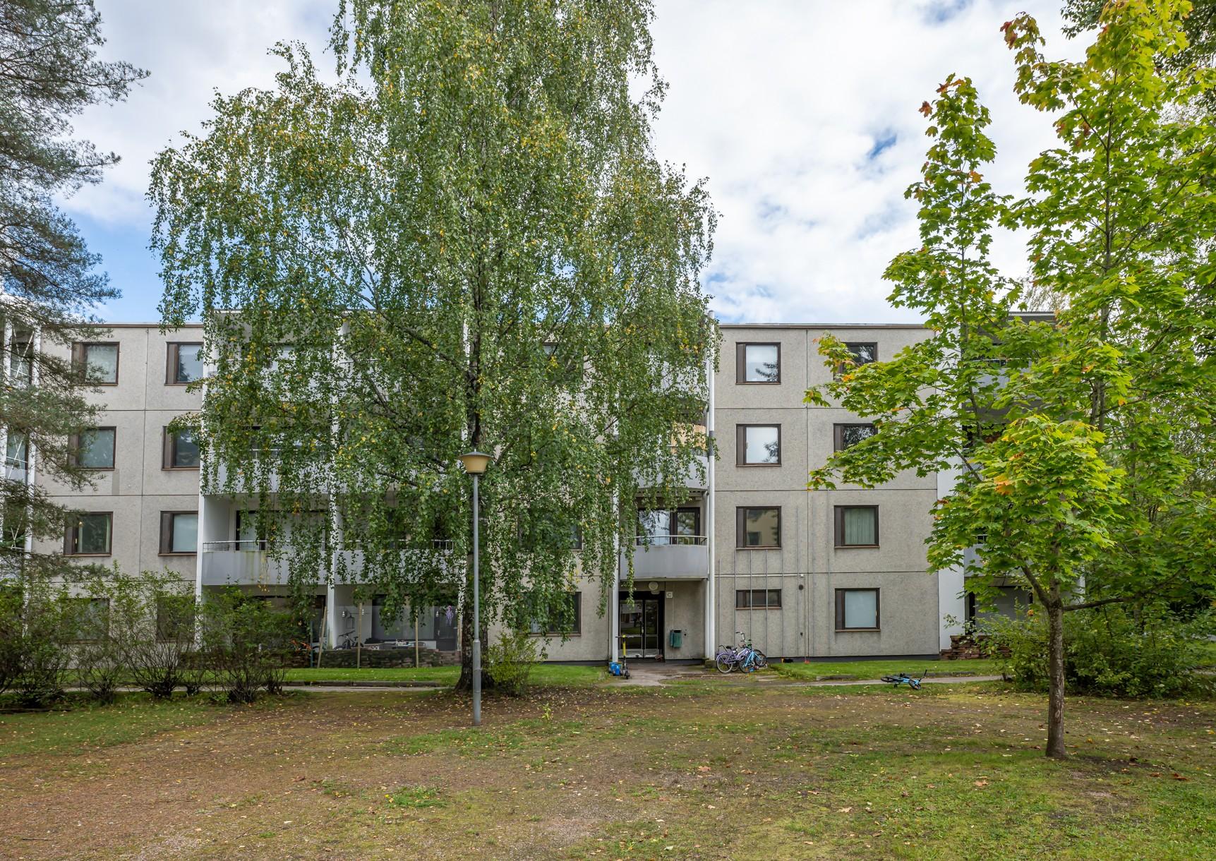 Heti vapaana toisen kerroksen mukavan kokoinen yksiö 38 neliötä.