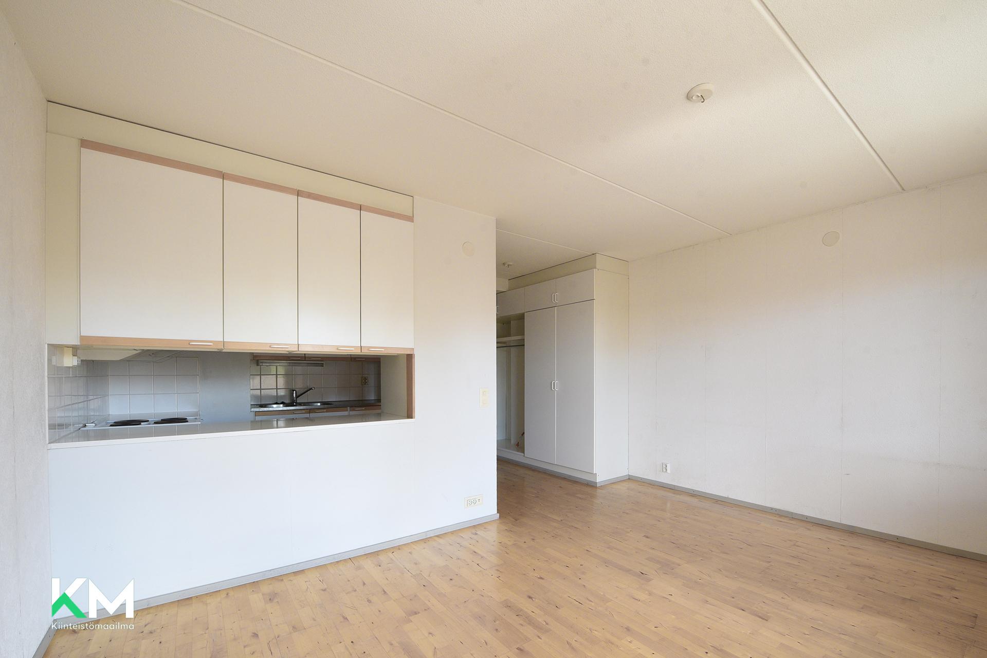 Lautamiehenkatu 10, Asemantausta, Lahti