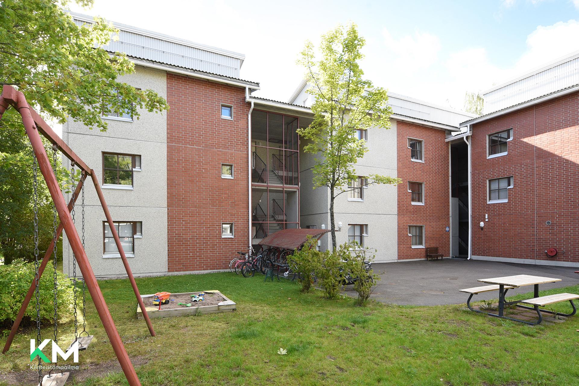 Lautamiehenkatu 10, Asemantausta, Lahti