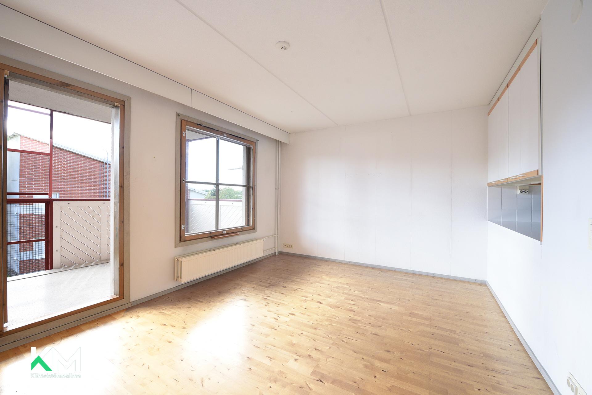 Lautamiehenkatu 10, Asemantausta, Lahti