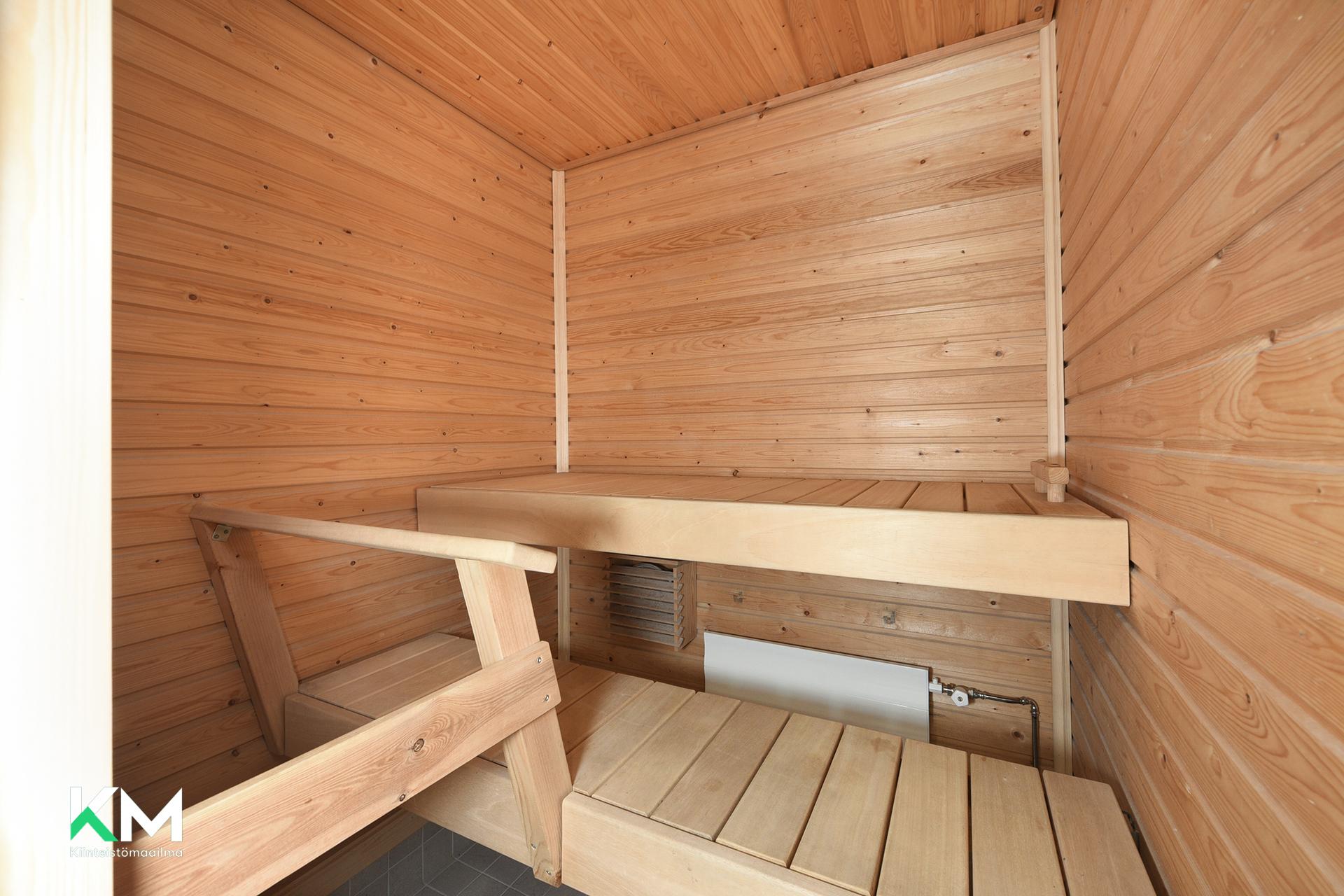 Lautamiehenkatu 10, Asemantausta, Lahti