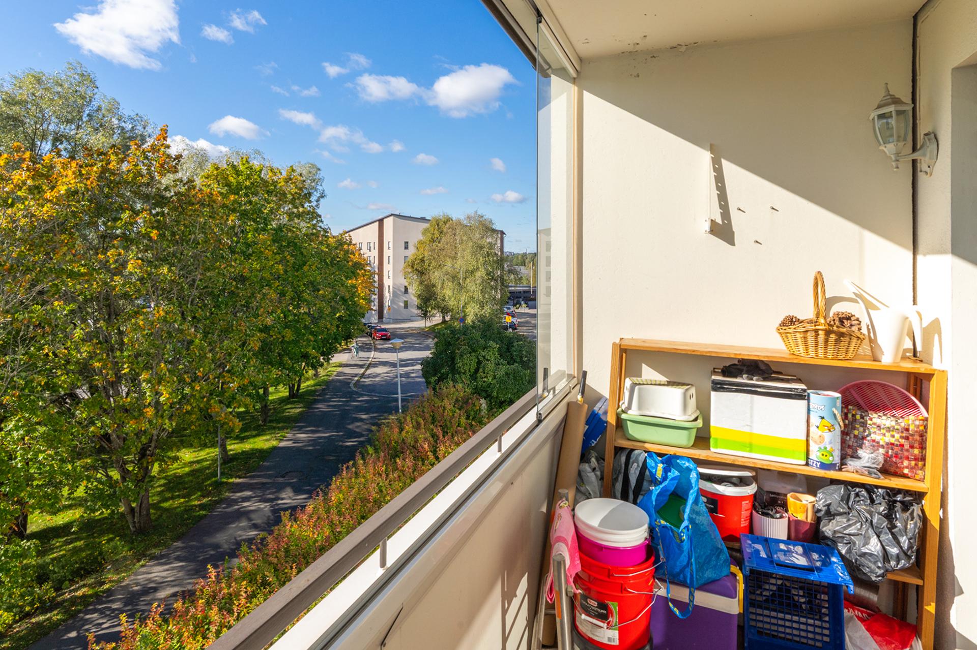 Takahuhdinkatu 100, Takahuhti, Tampere