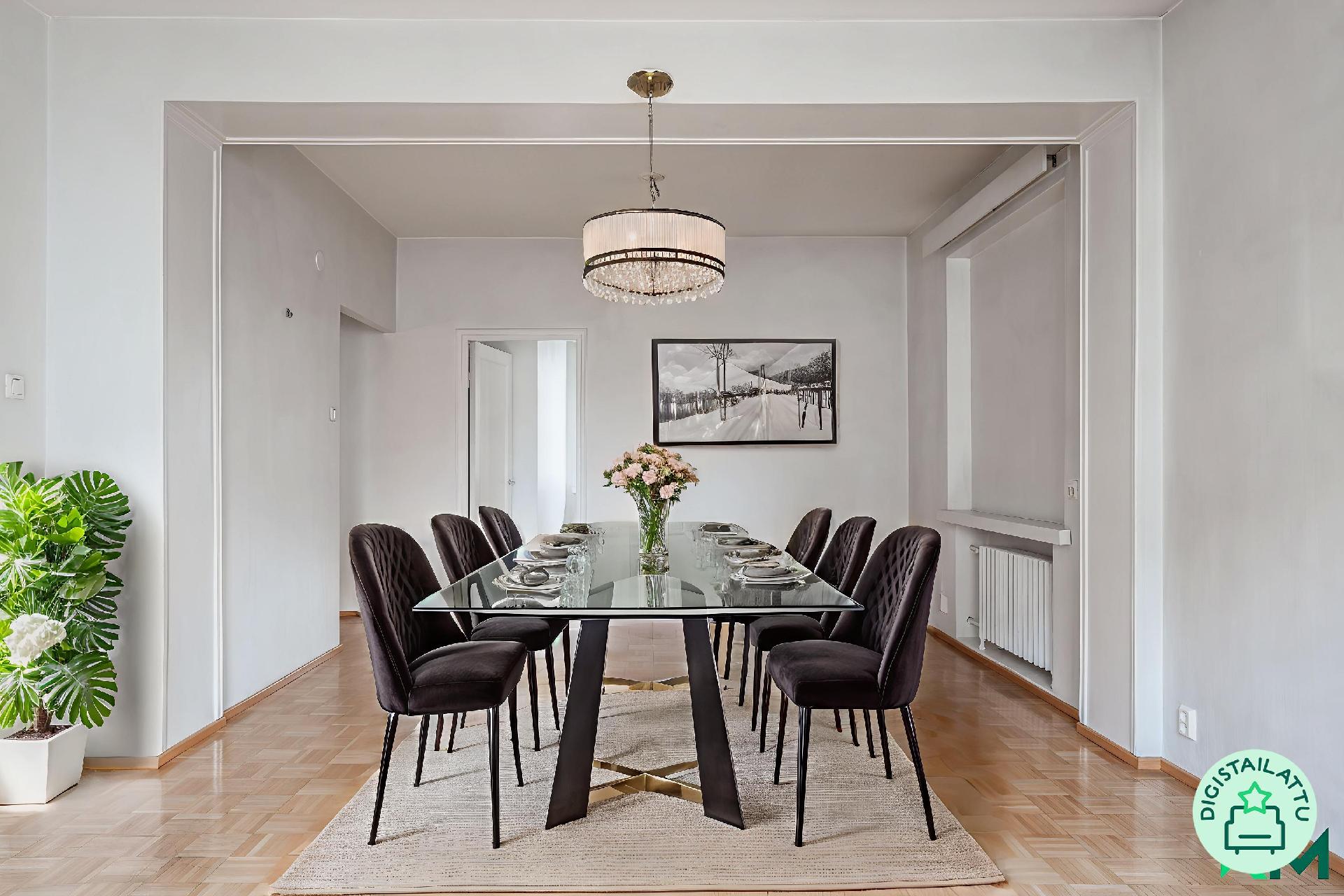 Olohuoneeseen mahtuu kivasti myös ruokailuryhmä.