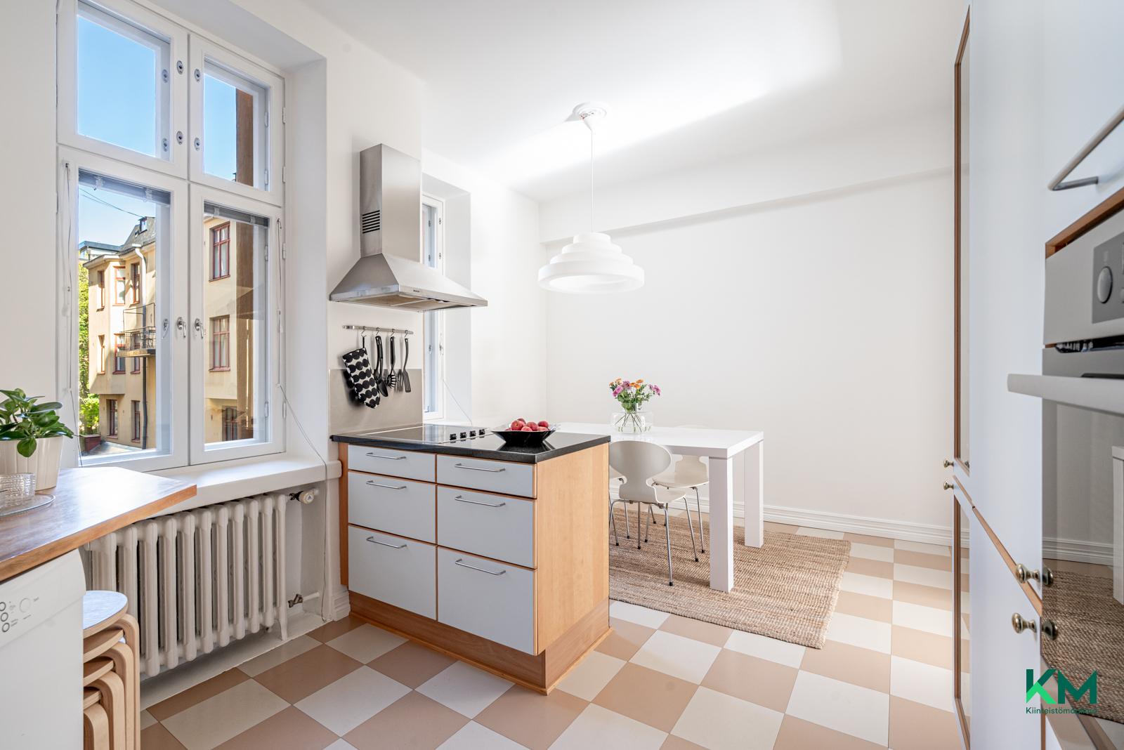 Korkeavuorenkatu 15, Ullanlinna, Helsinki