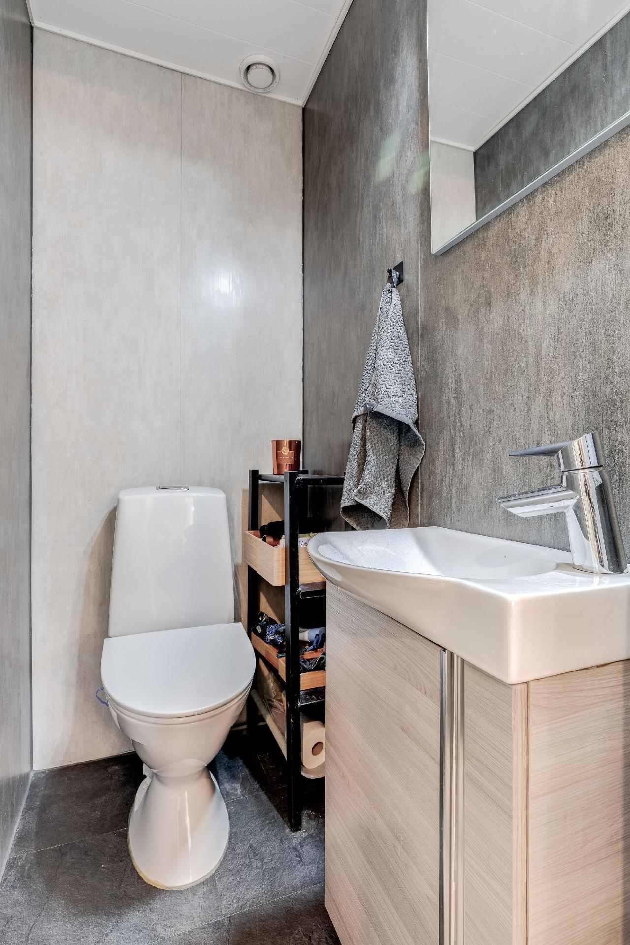 Kotitorpantie 3, Torpparinmäki, Helsinki