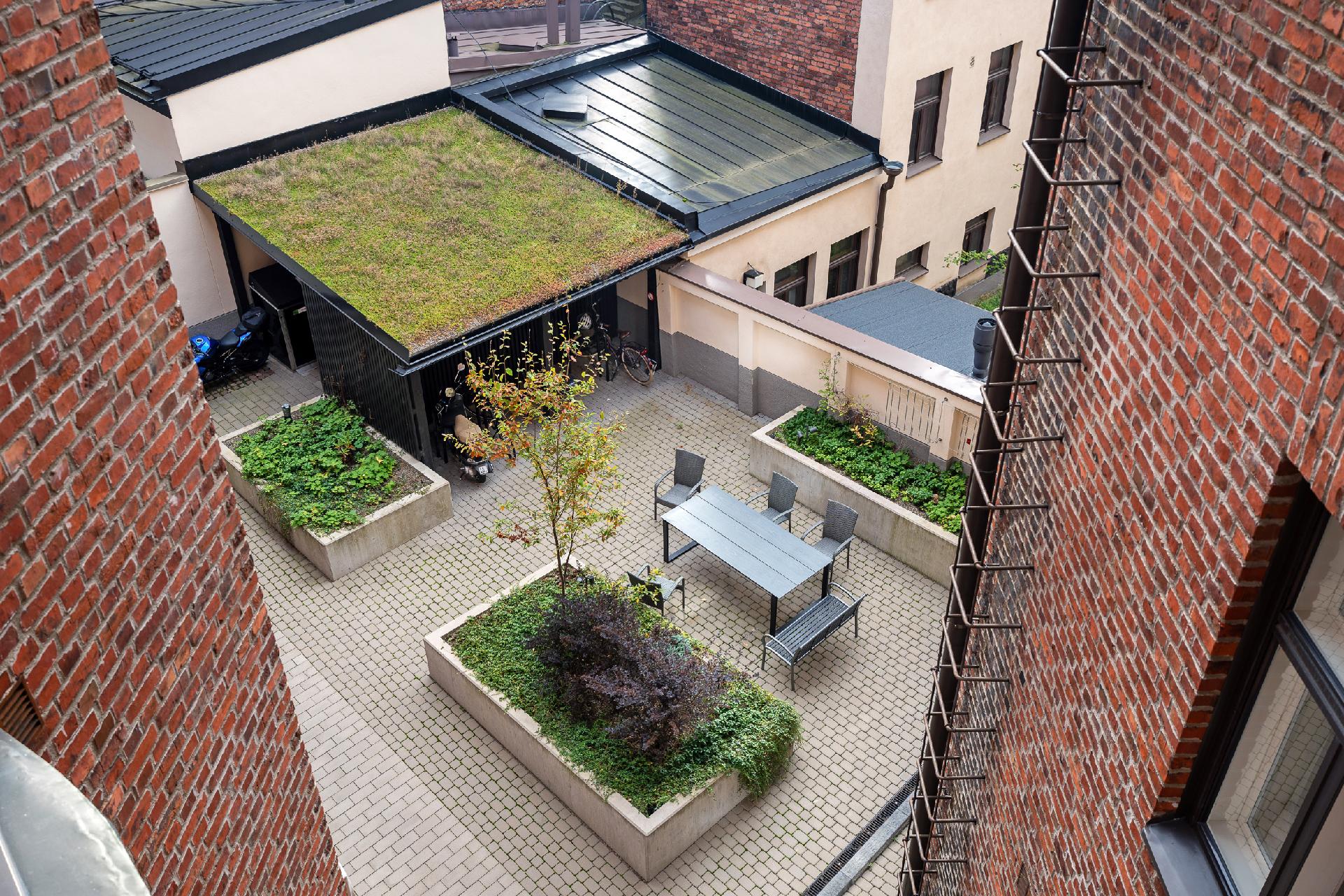 Näkymä makuuhuoneesta.