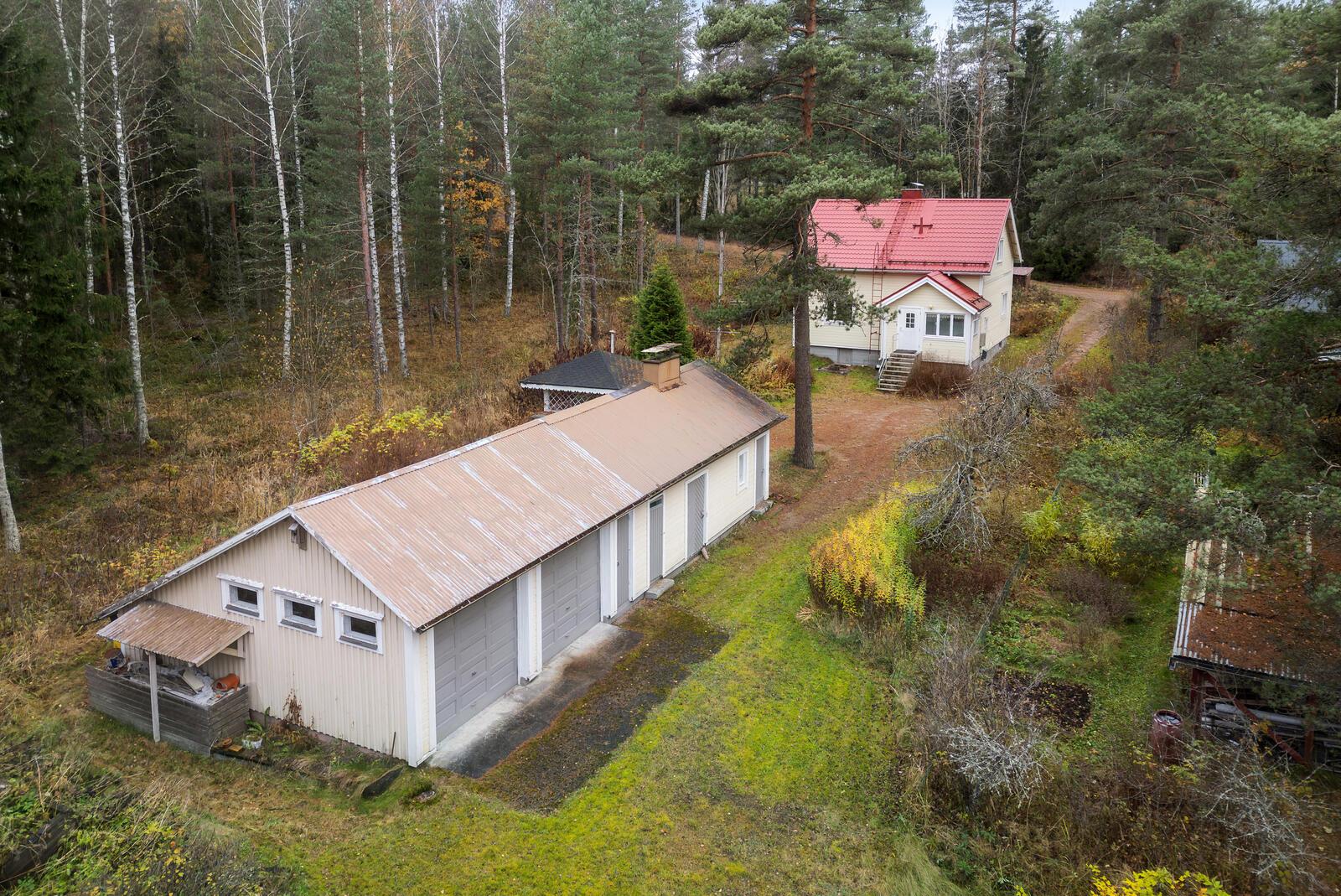 Talo ja autotali/varasto