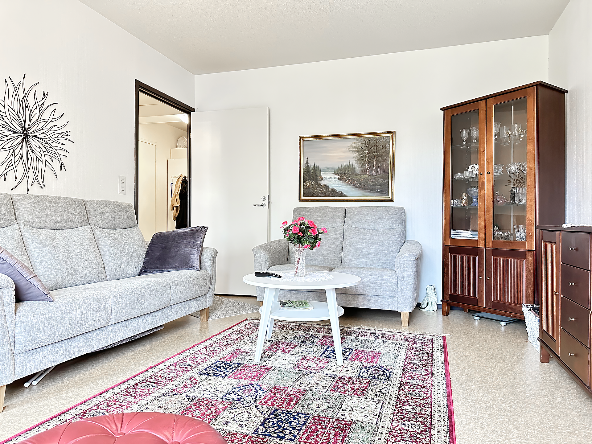 Kaikki pinnat siistissä kunnossa