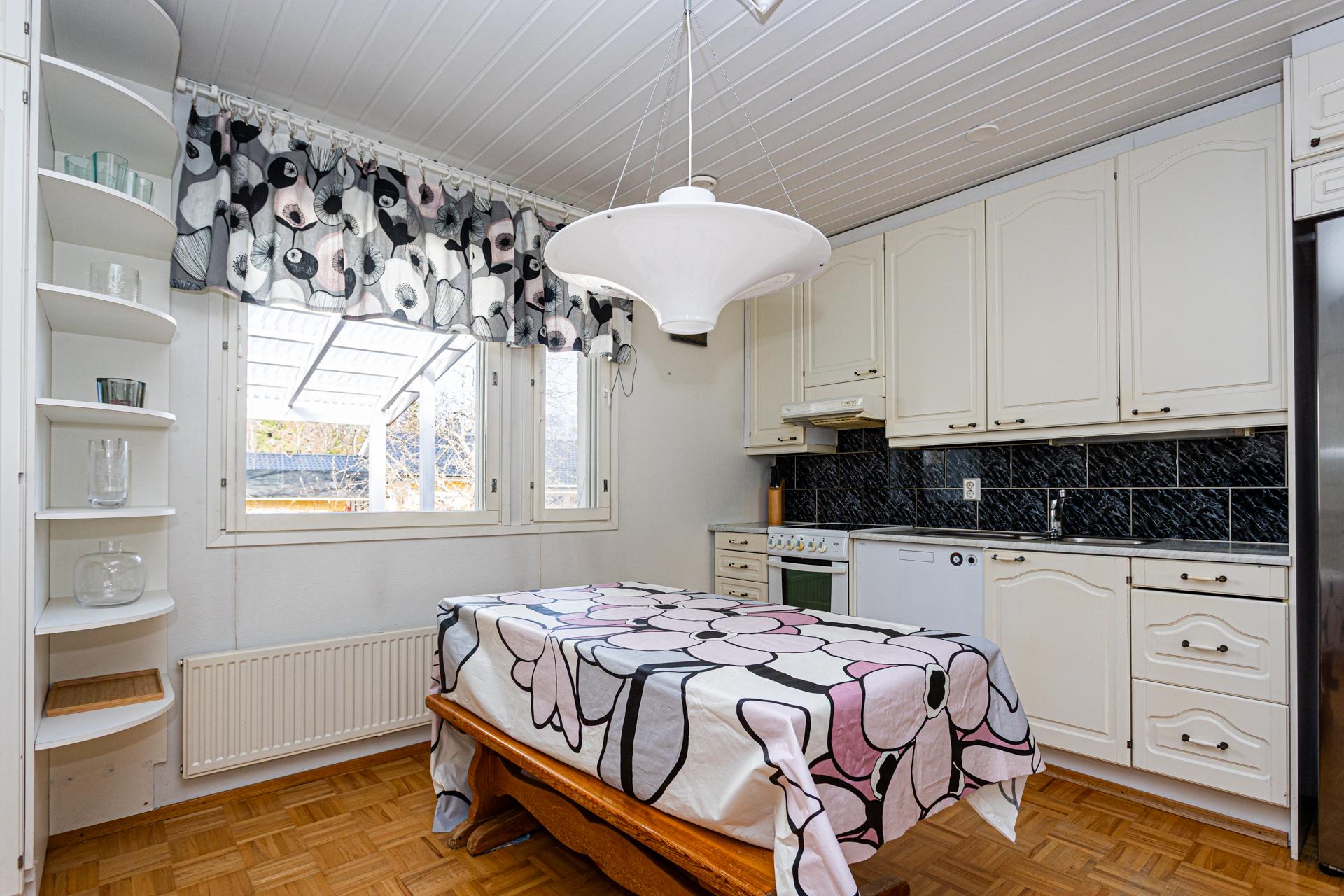 Kielonsaarenkatu 12, Litmanen, Kuopio