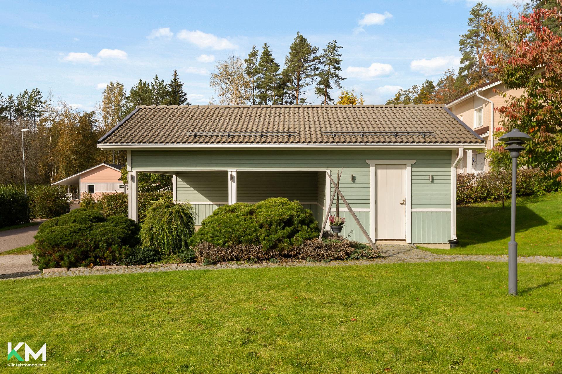 Dronekuva autokatosrakennus.