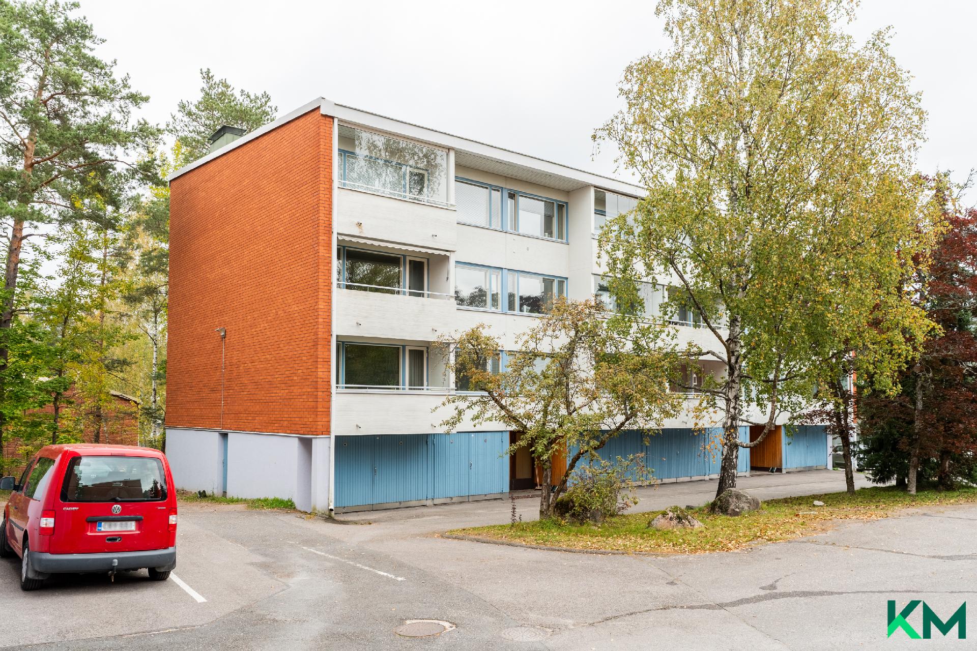 Urheilutie 8, Kauniainen