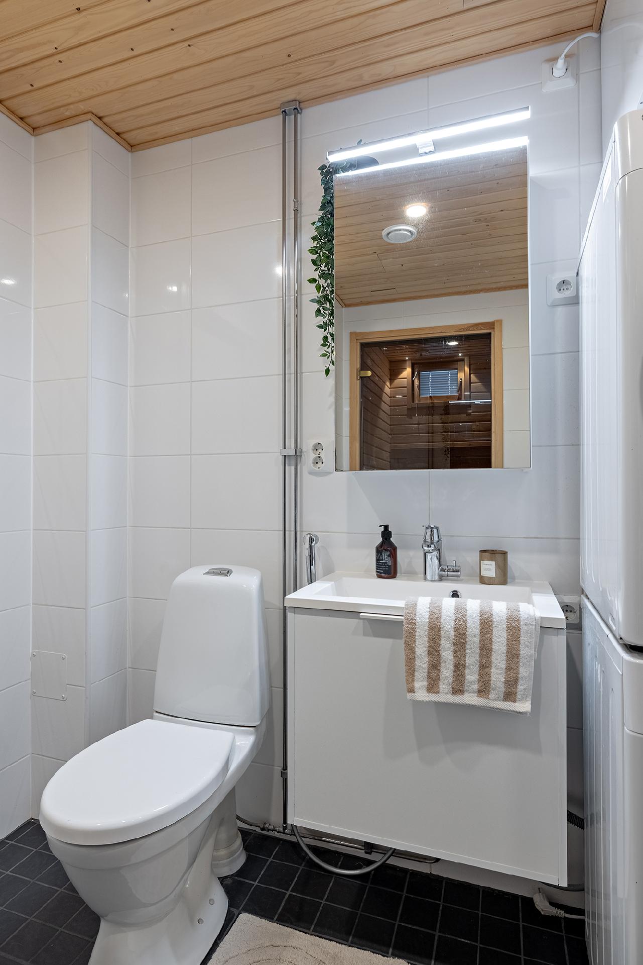 Suojuoksuntie 40, Kivikkokangas, Oulu