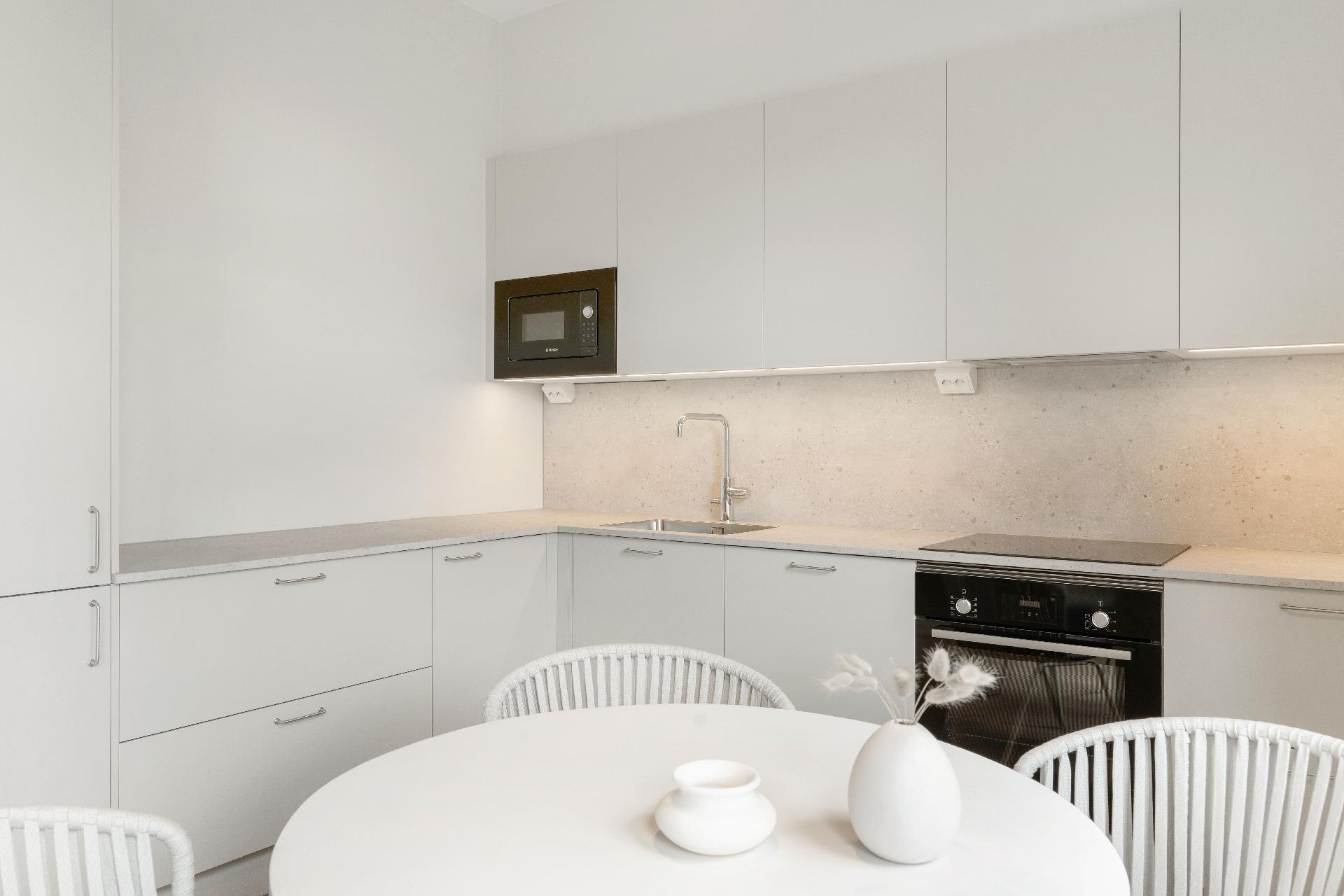 Keittiö remontoitu laadukkain materiaalein 