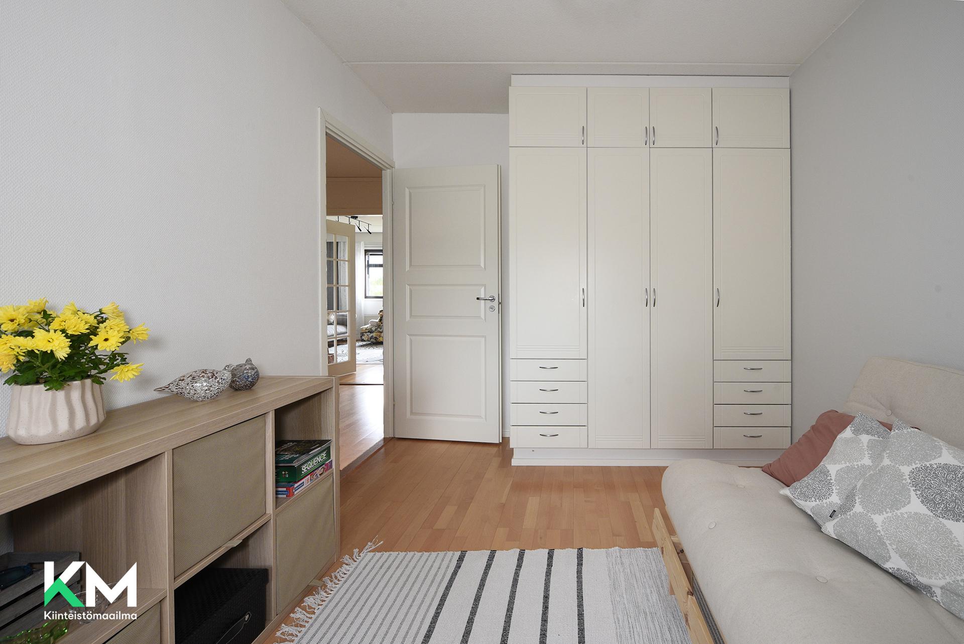 Vaaksakatu 1, Asemantausta, Lahti