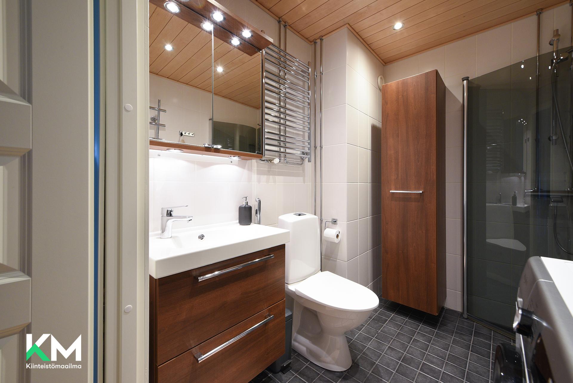 Vaaksakatu 1, Asemantausta, Lahti