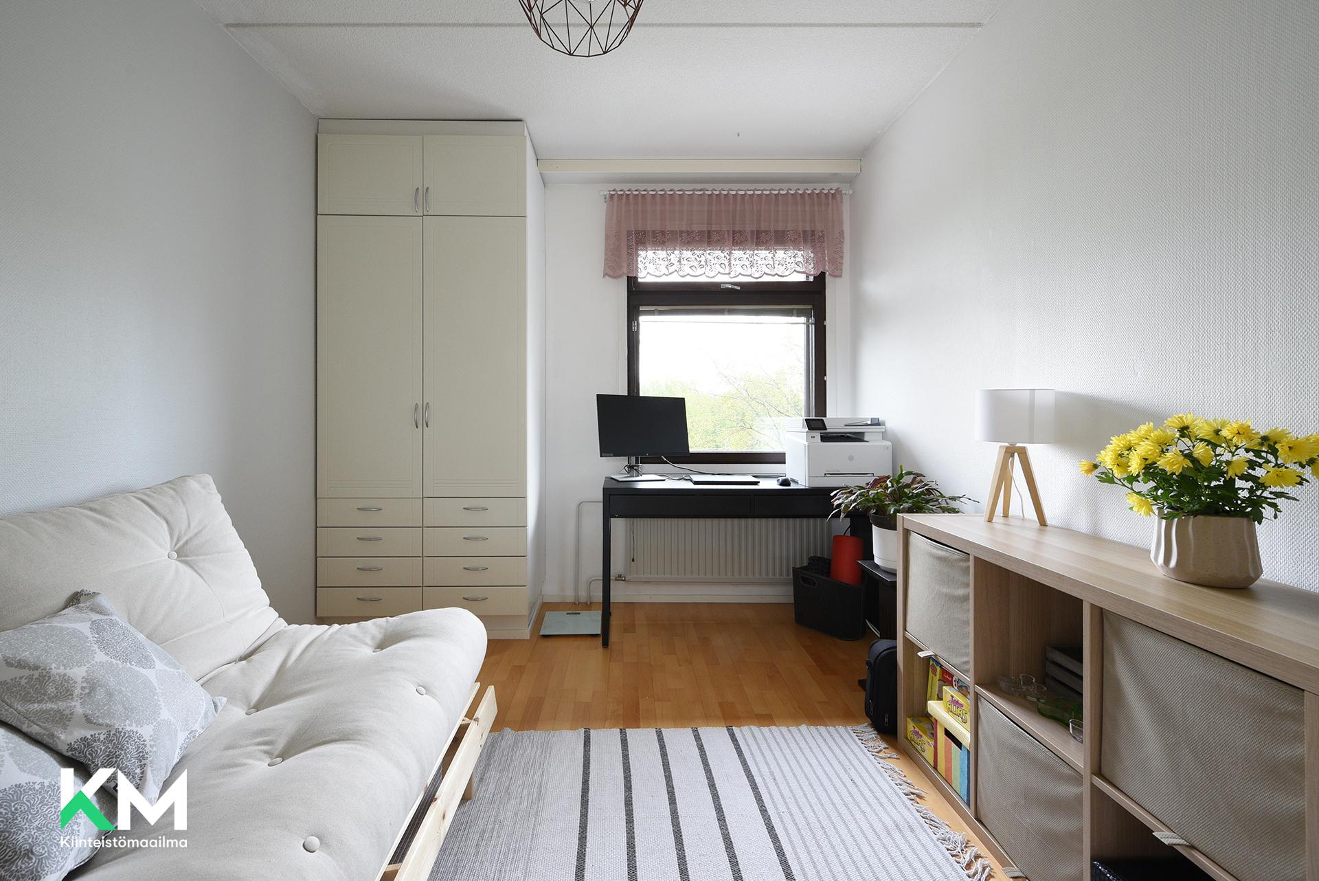 Vaaksakatu 1, Asemantausta, Lahti