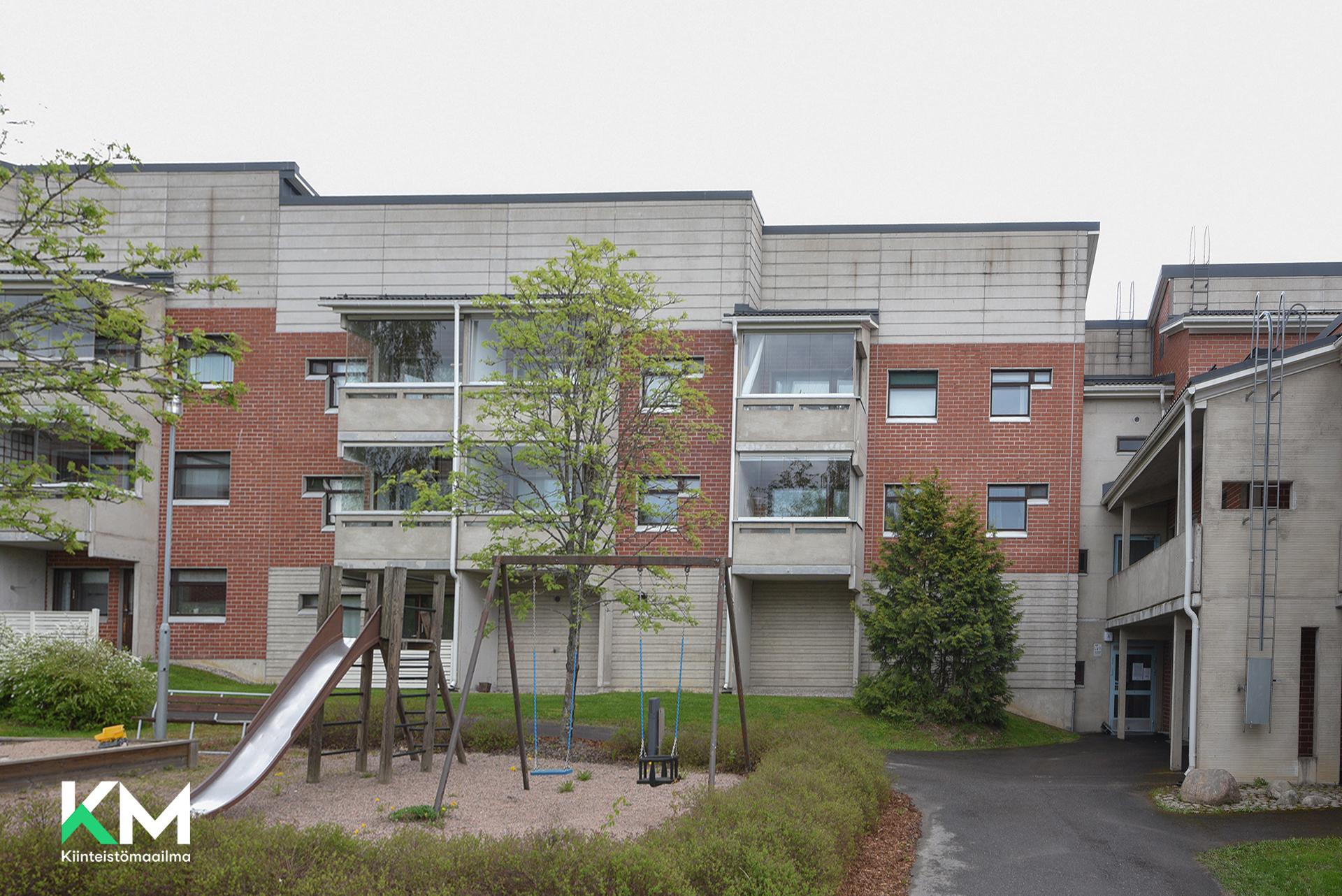 Vaaksakatu 1, Asemantausta, Lahti