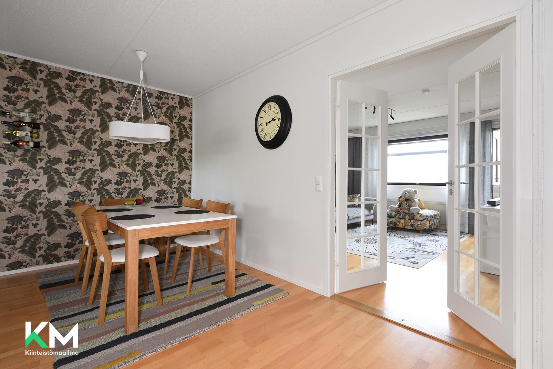 Vaaksakatu 1, Asemantausta, Lahti