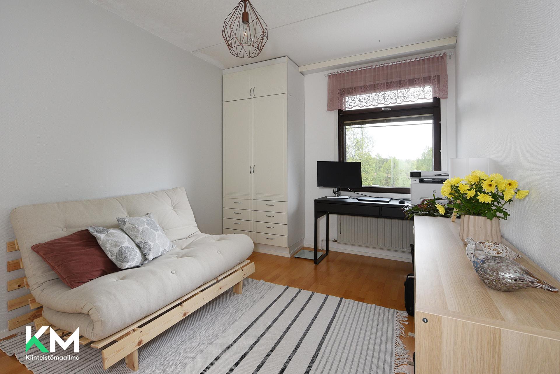 Vaaksakatu 1, Asemantausta, Lahti