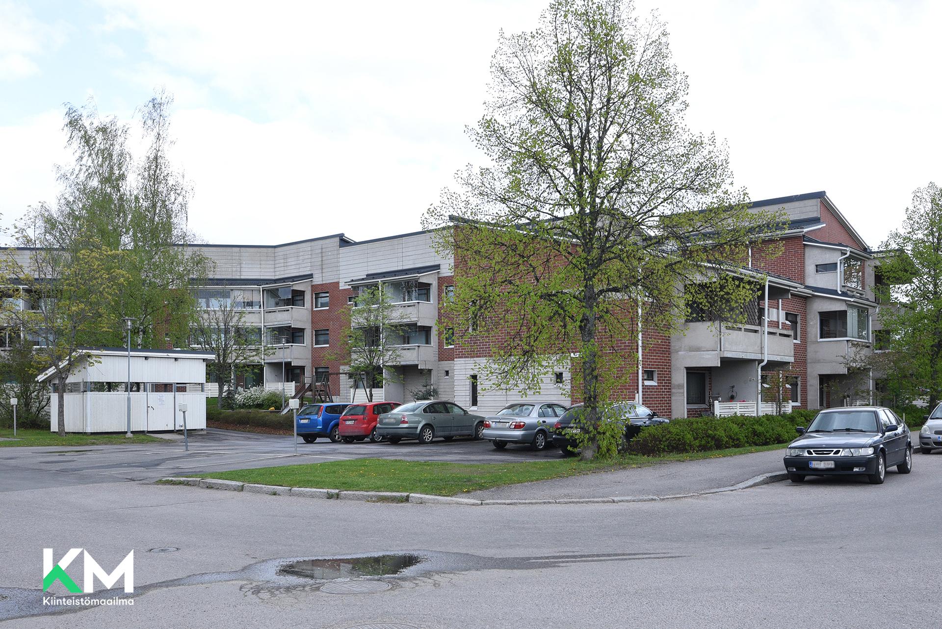Vaaksakatu 1, Asemantausta, Lahti