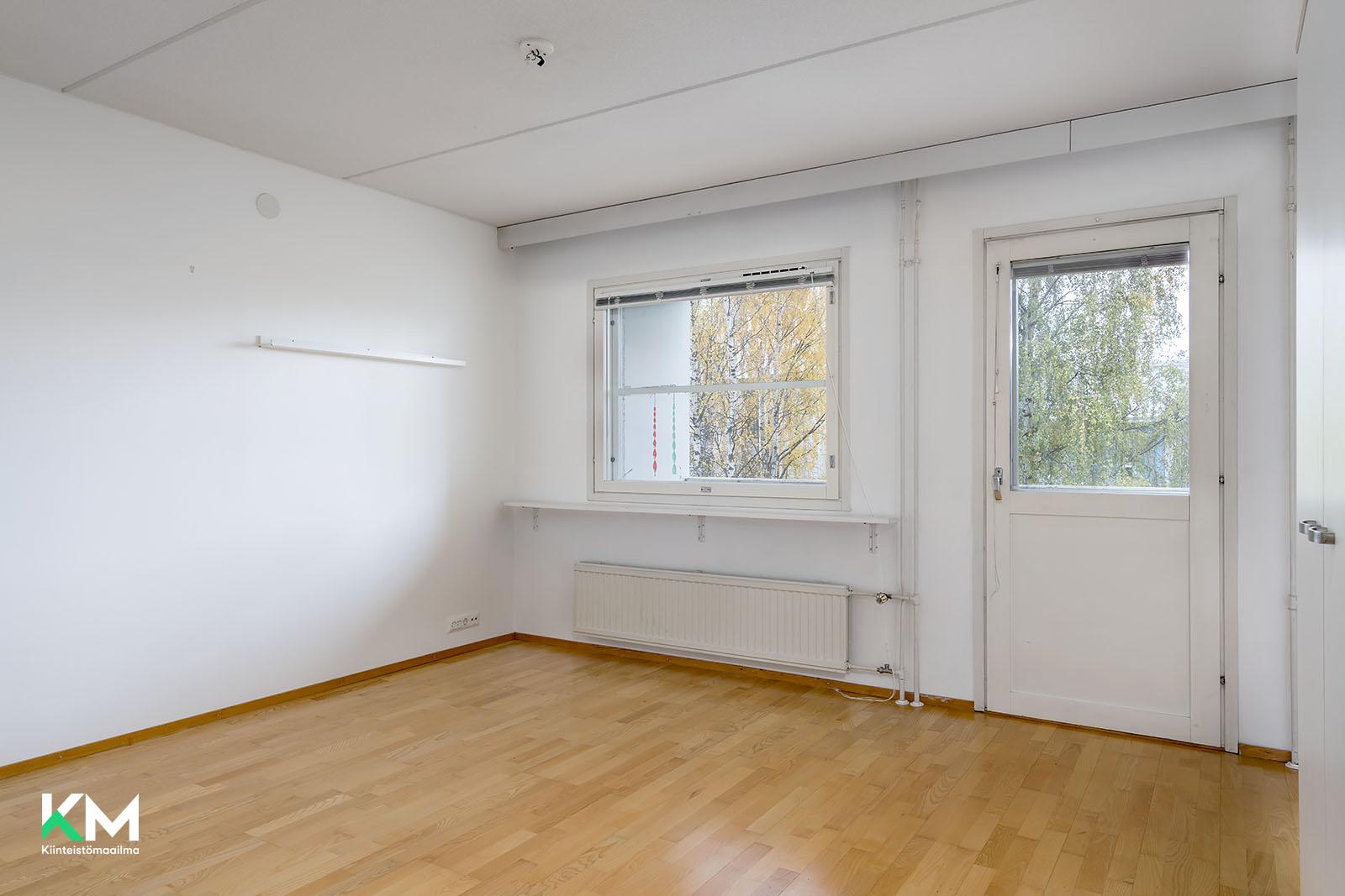 Tarkka-ampujankatu 17, Heinäpää, Oulu