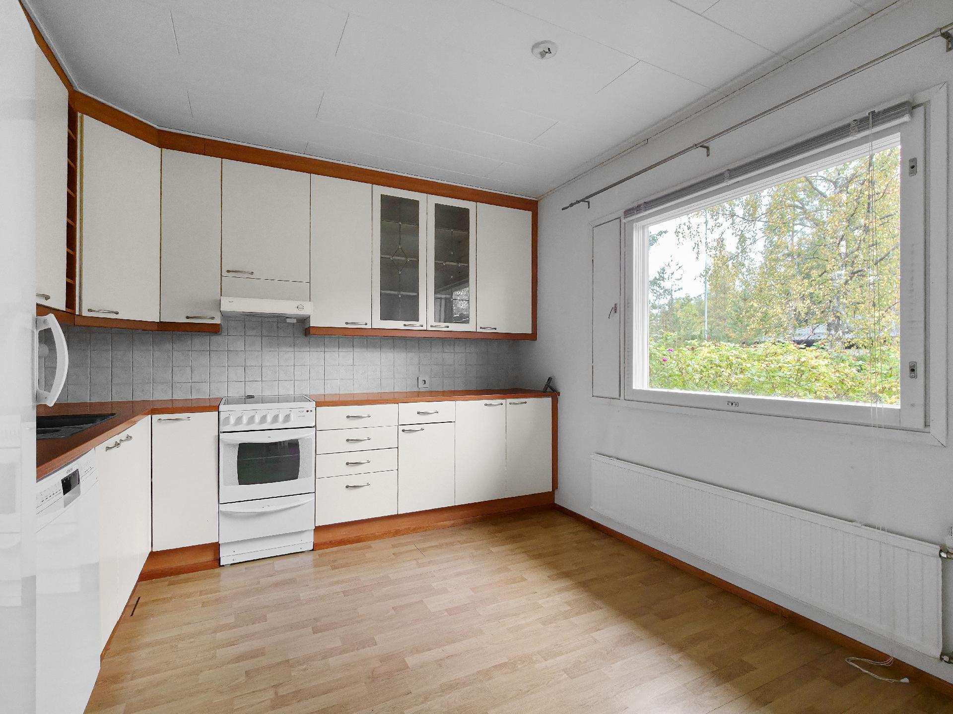 Länsikaari 6, Jurvala, Luumäki