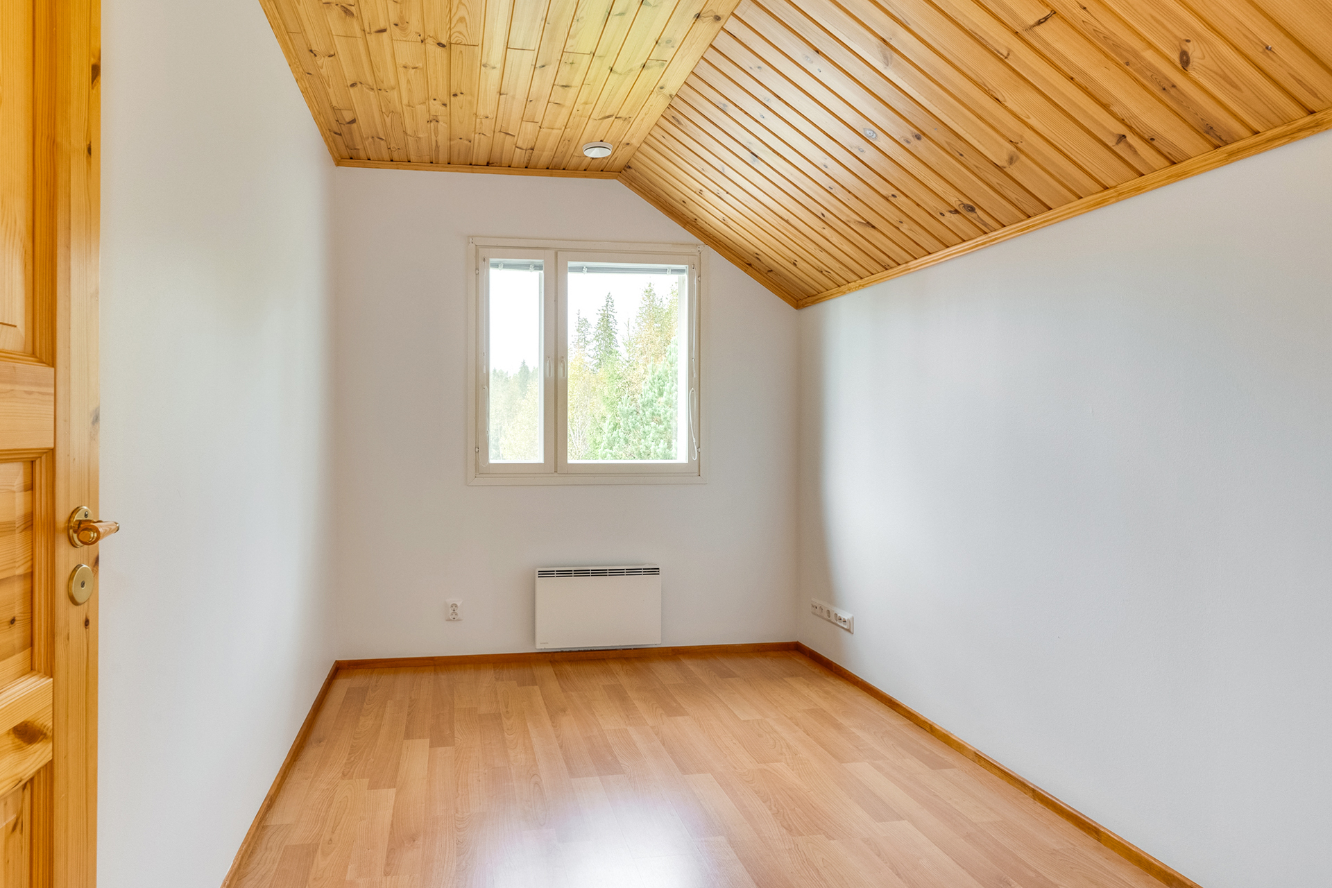 Saarenmaantie 354, Liuksiala, Kangasala