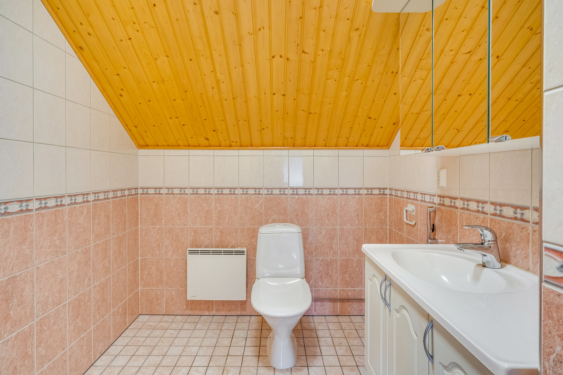 Saarenmaantie 354, Liuksiala, Kangasala