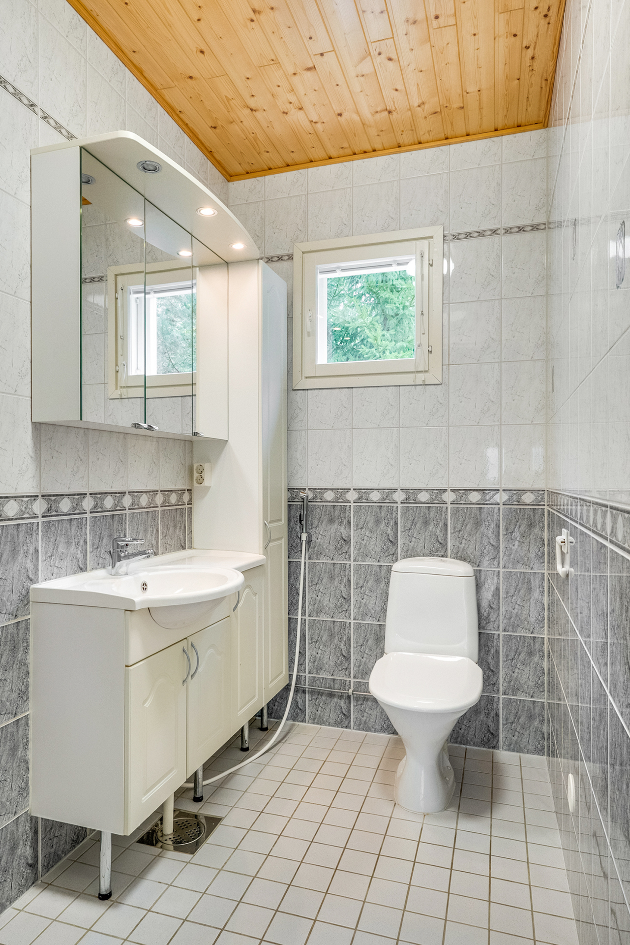 Saarenmaantie 354, Liuksiala, Kangasala