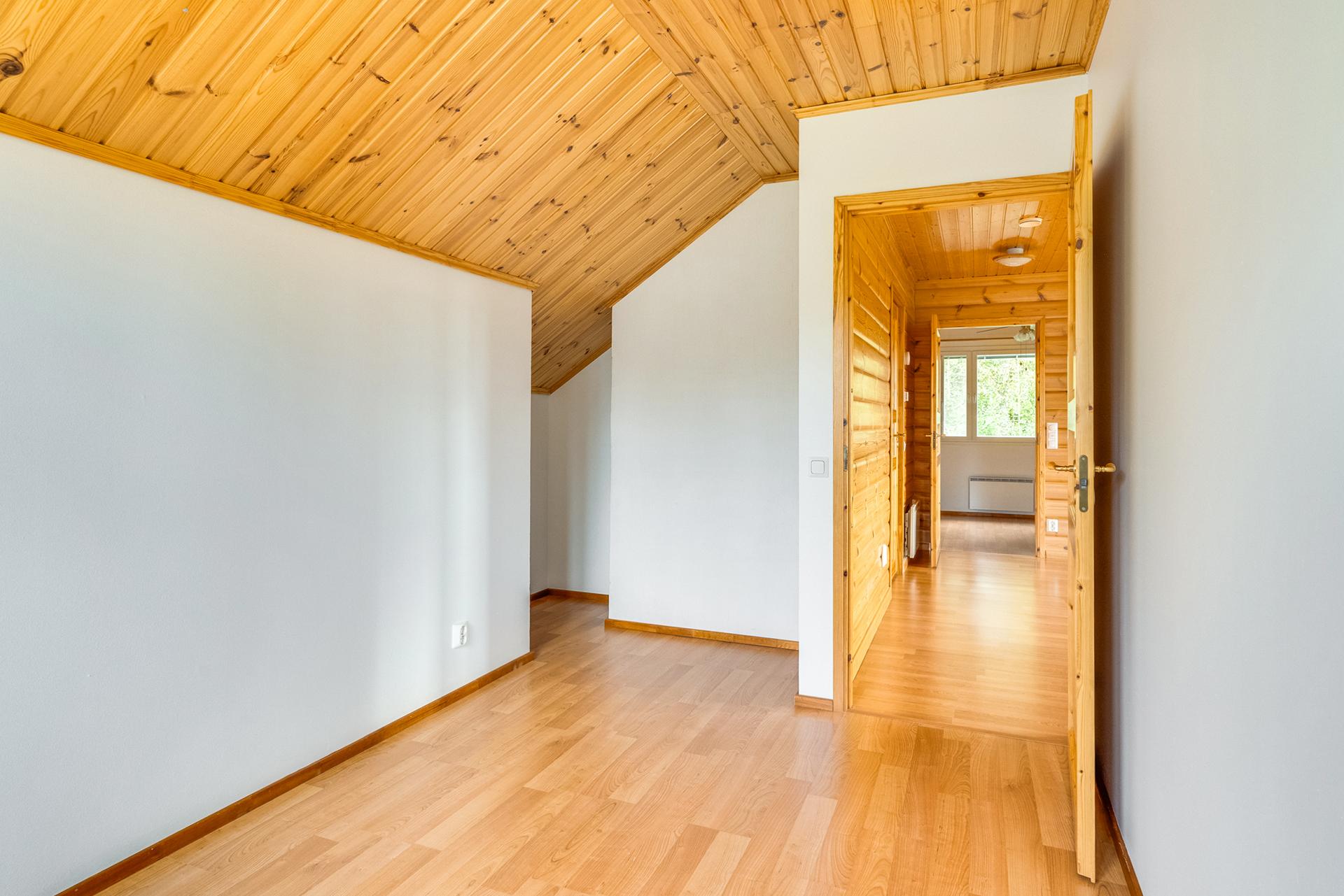 Saarenmaantie 354, Liuksiala, Kangasala