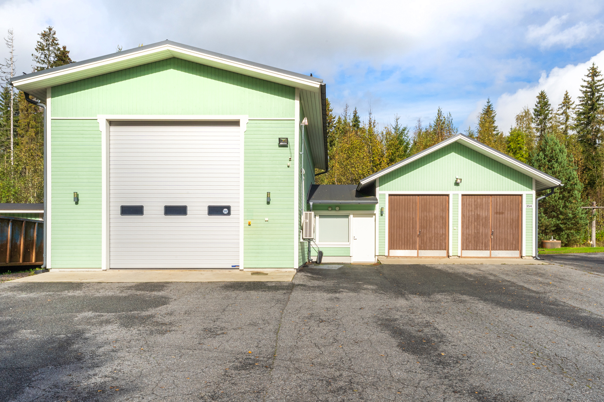 Hallin nosto-oven mitat 400 x 450