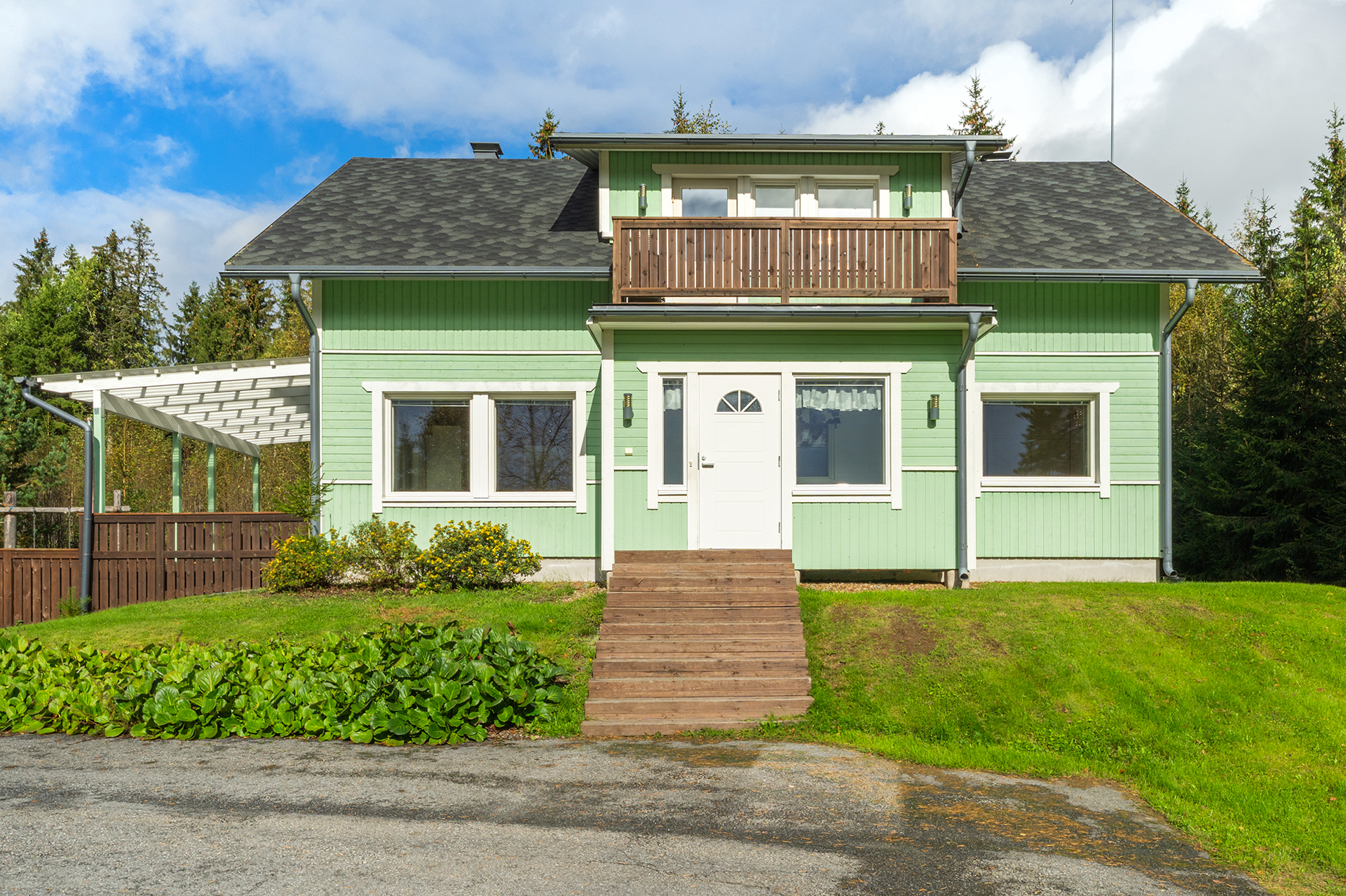 Saarenmaantie 354, Liuksiala, Kangasala