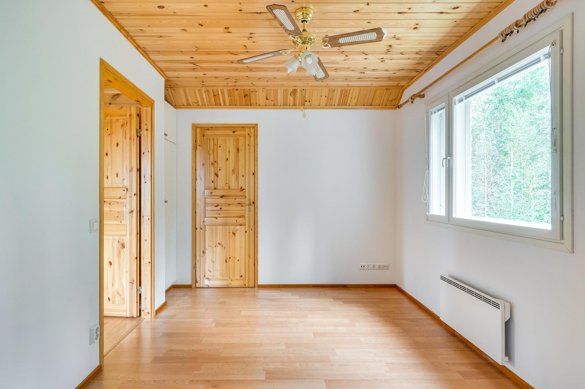 Saarenmaantie 354, Liuksiala, Kangasala