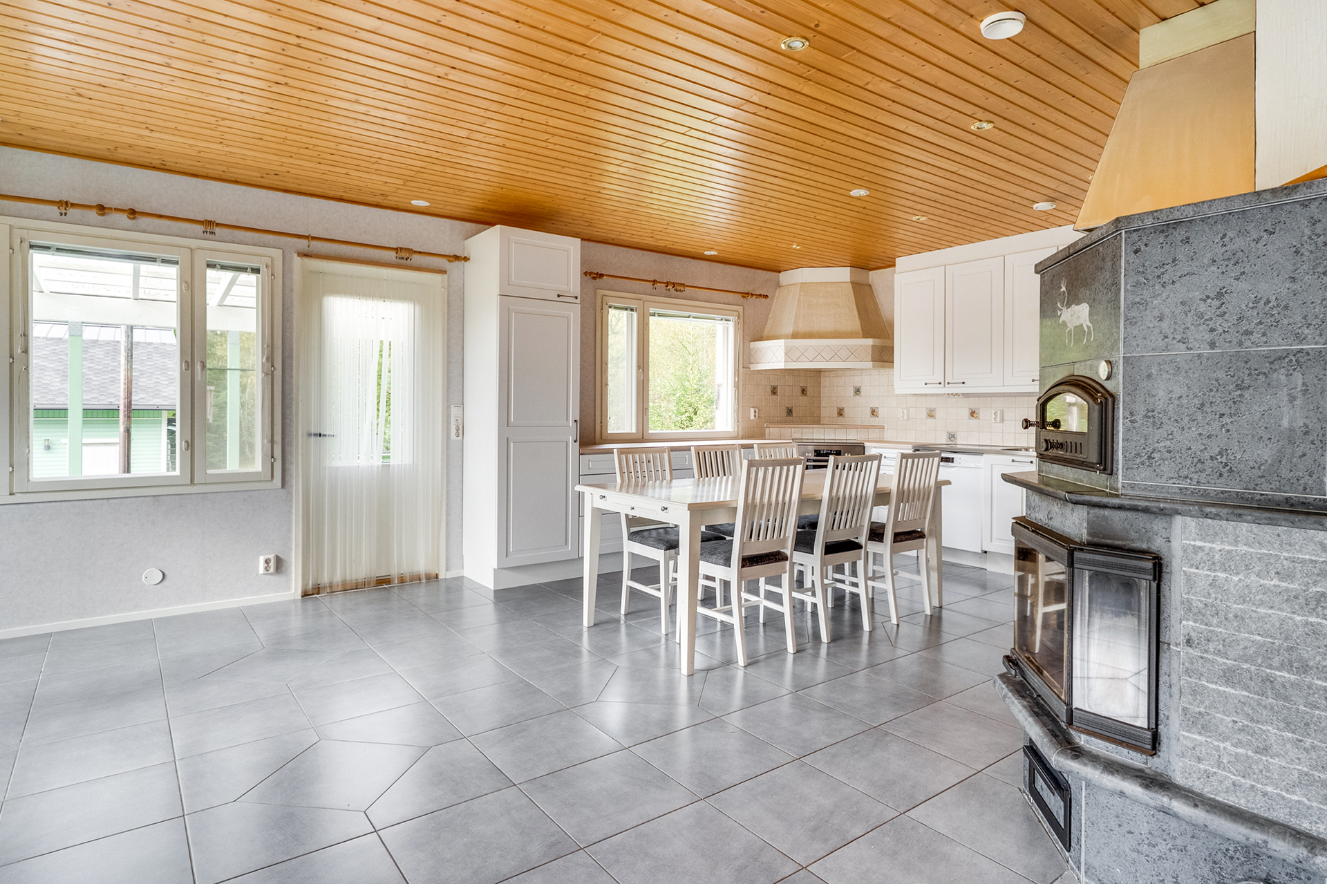 Saarenmaantie 354, Liuksiala, Kangasala