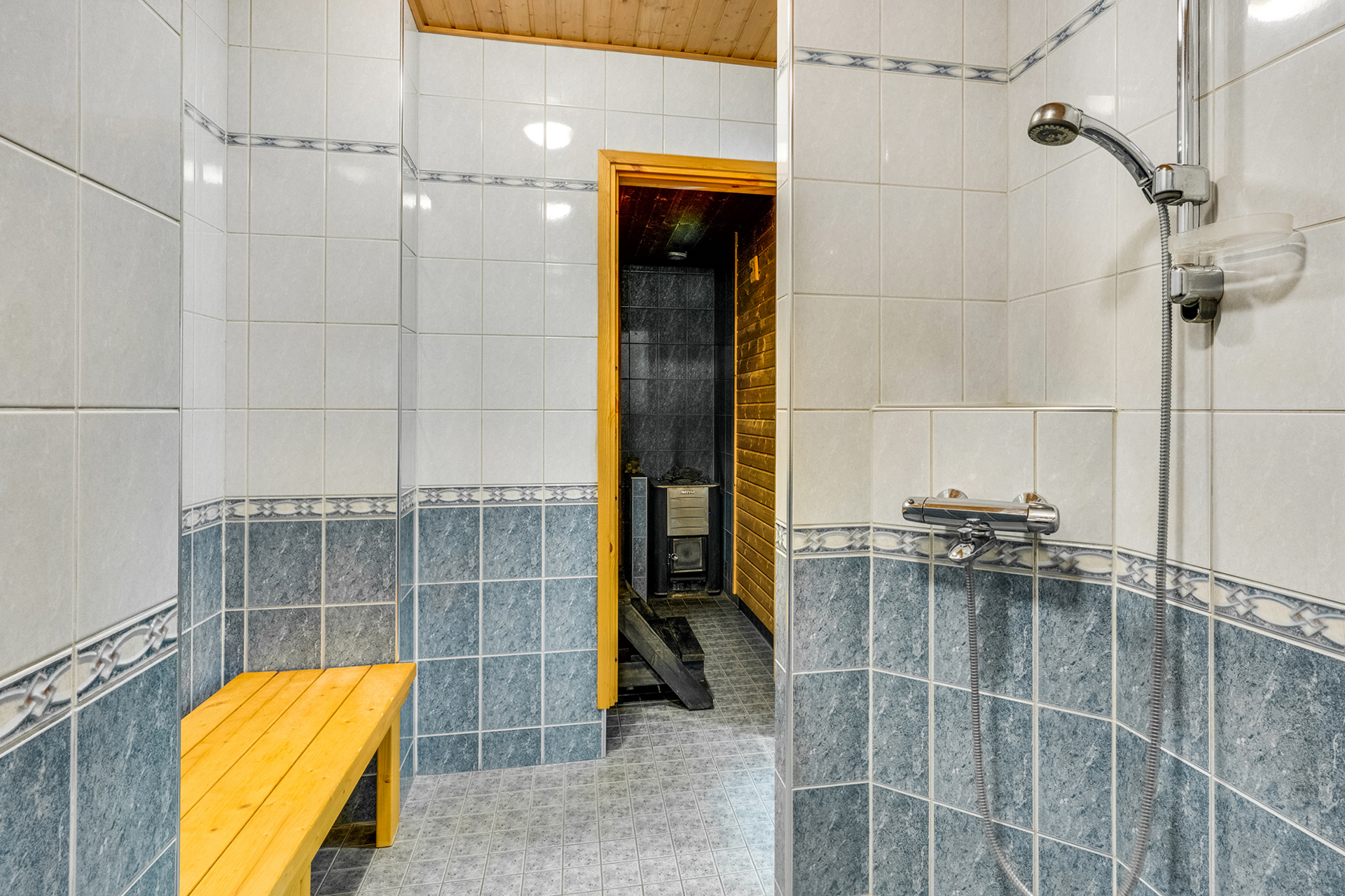 Saarenmaantie 354, Liuksiala, Kangasala