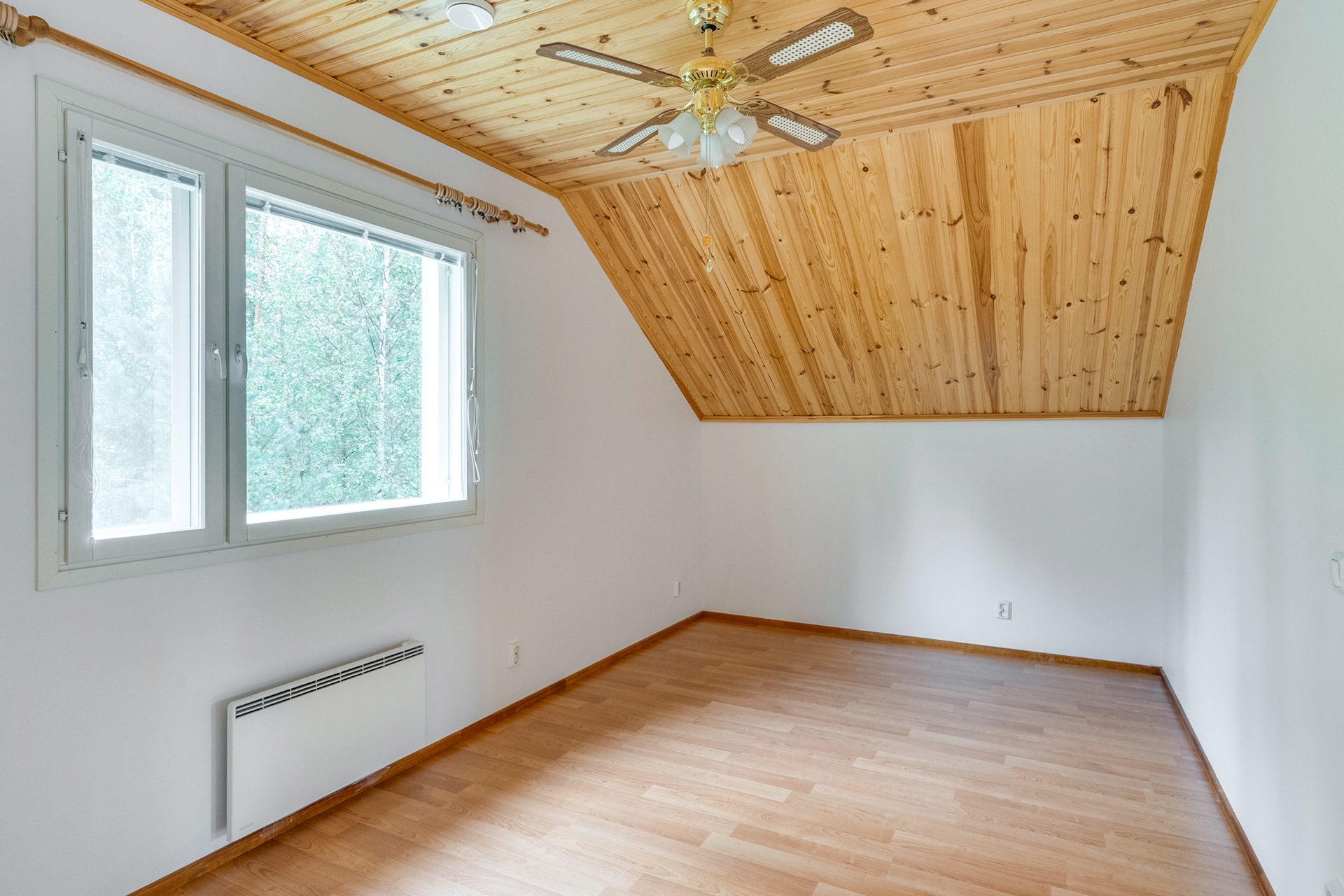 Saarenmaantie 354, Liuksiala, Kangasala