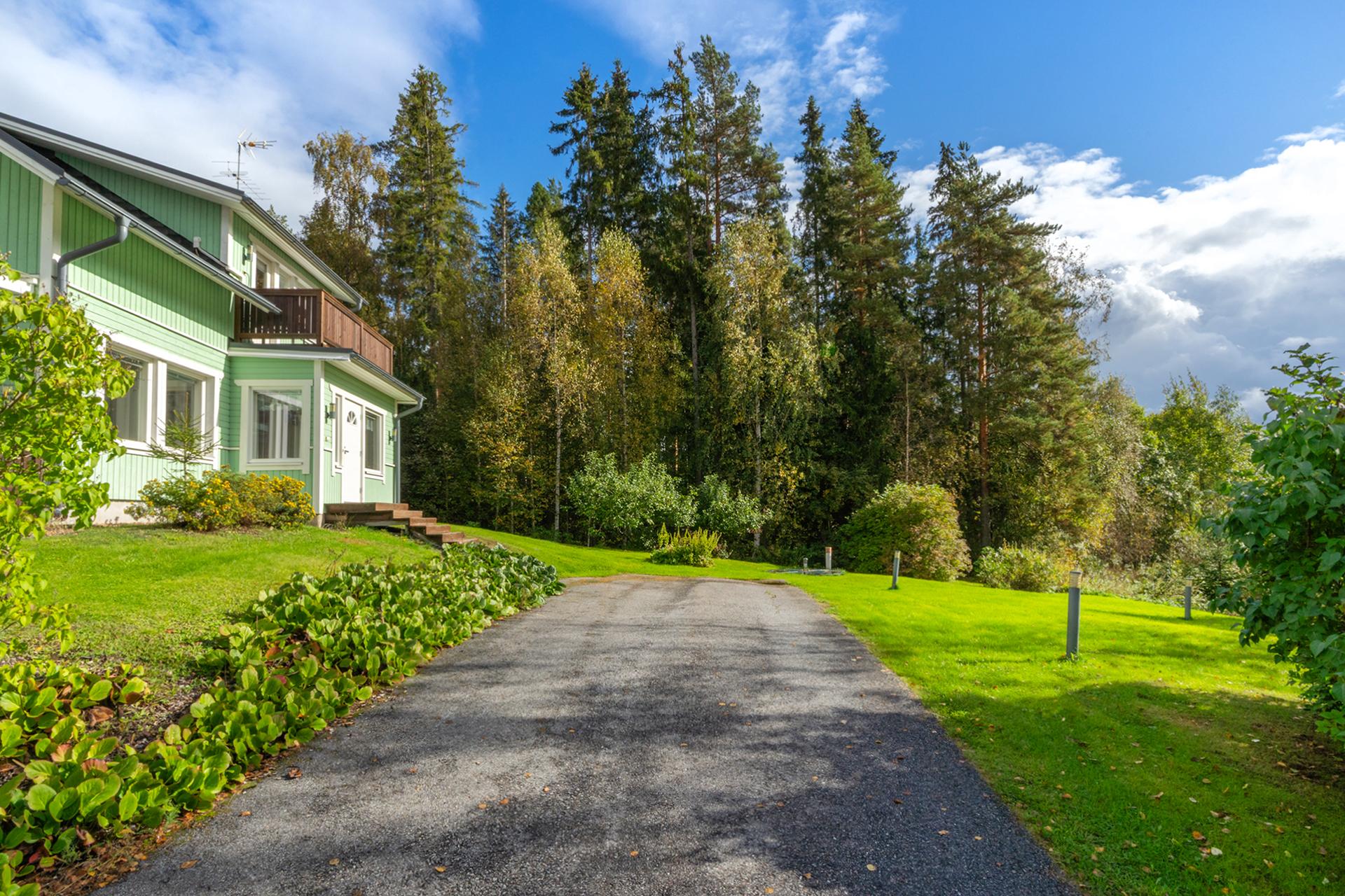 Saarenmaantie 354, Liuksiala, Kangasala