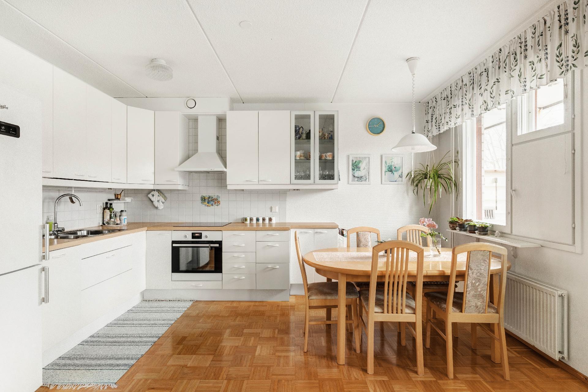 Keittiöt uusittu v.2013