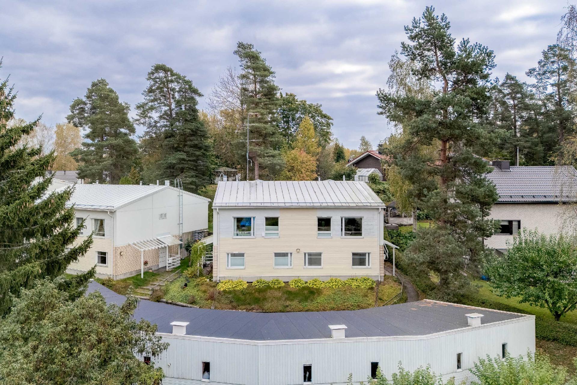 Sysimiehenpolku 8, Paloheinä, Helsinki