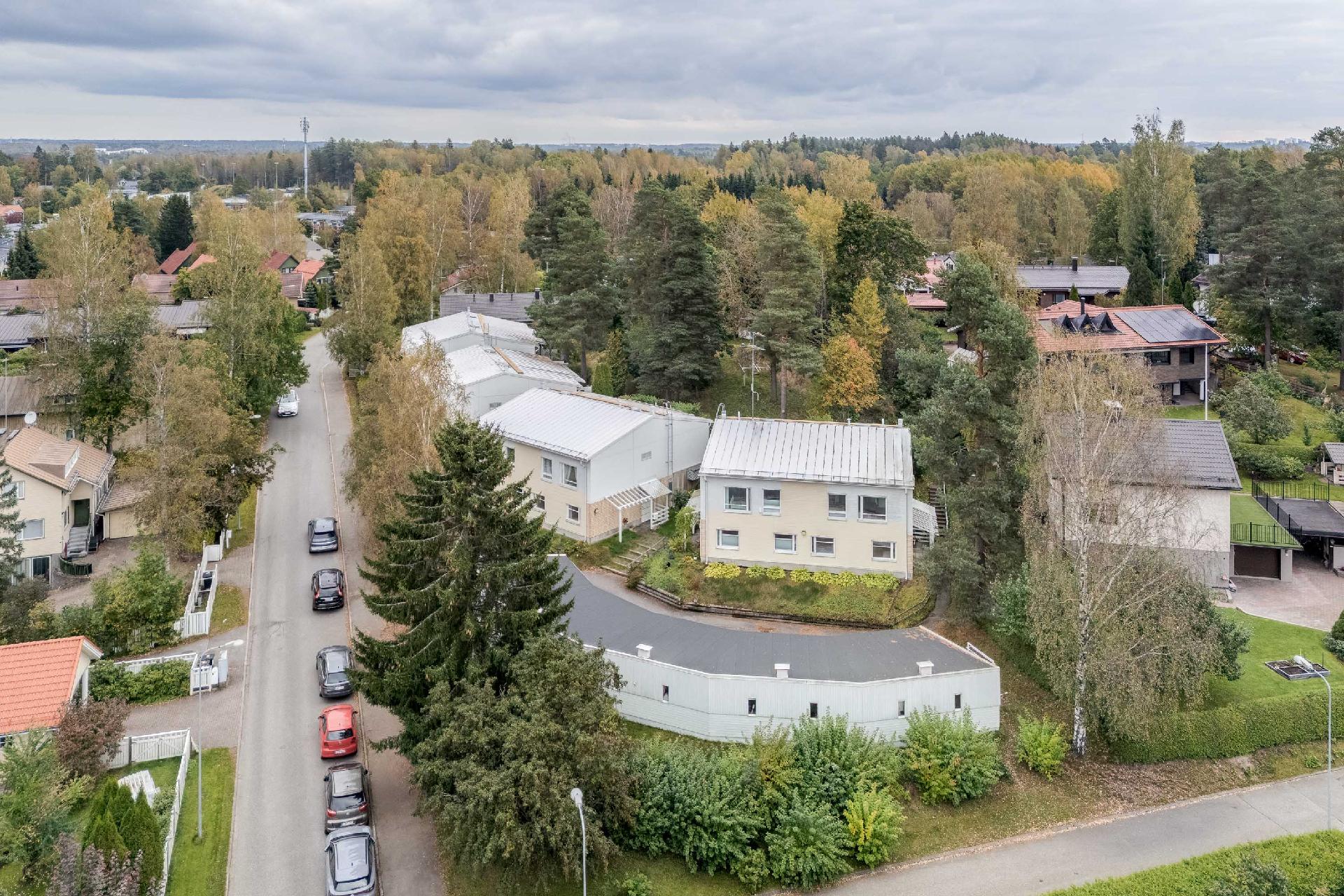 Sysimiehenpolku 8, Paloheinä, Helsinki