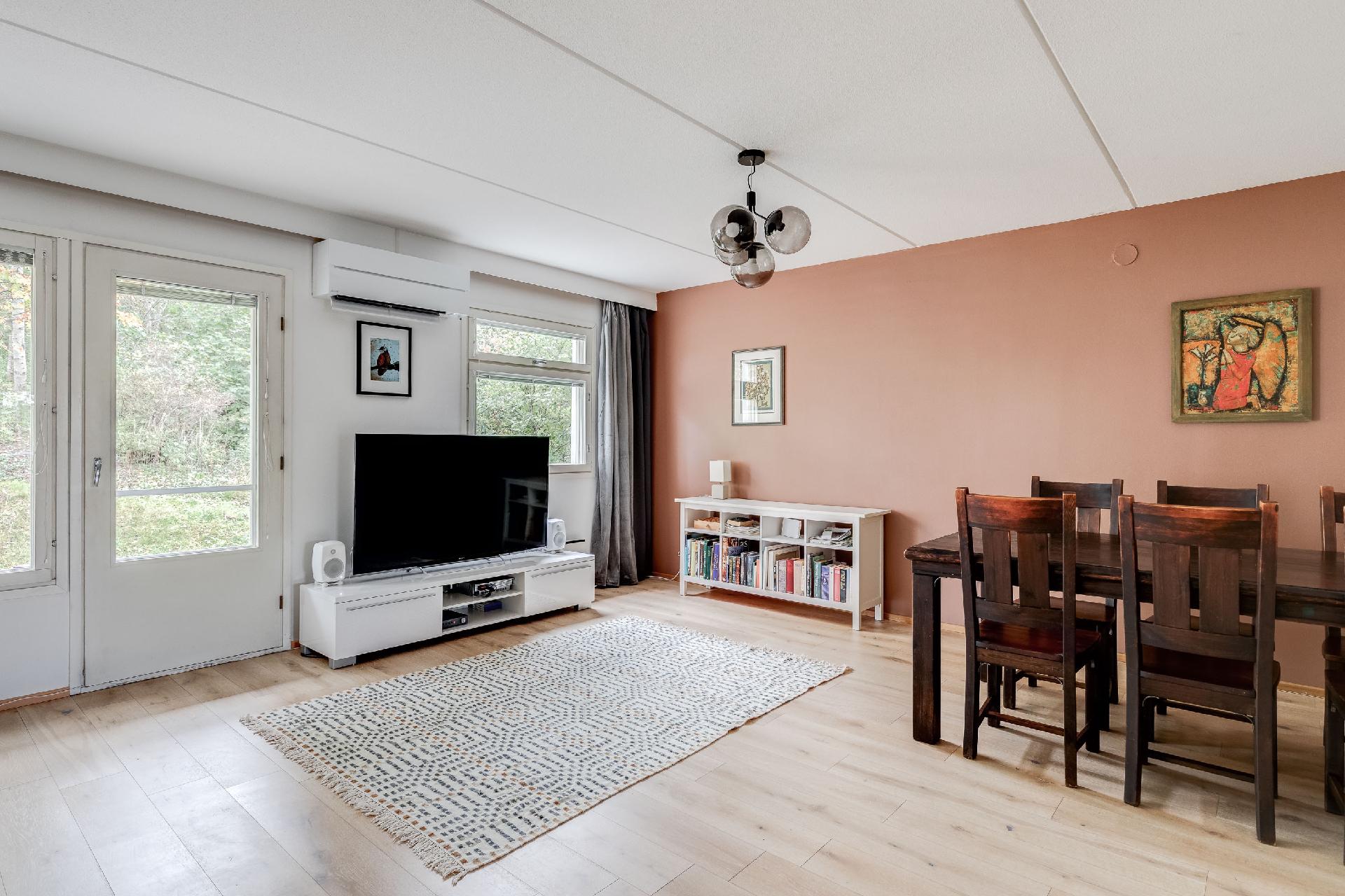 Sysimiehenpolku 8, Paloheinä, Helsinki