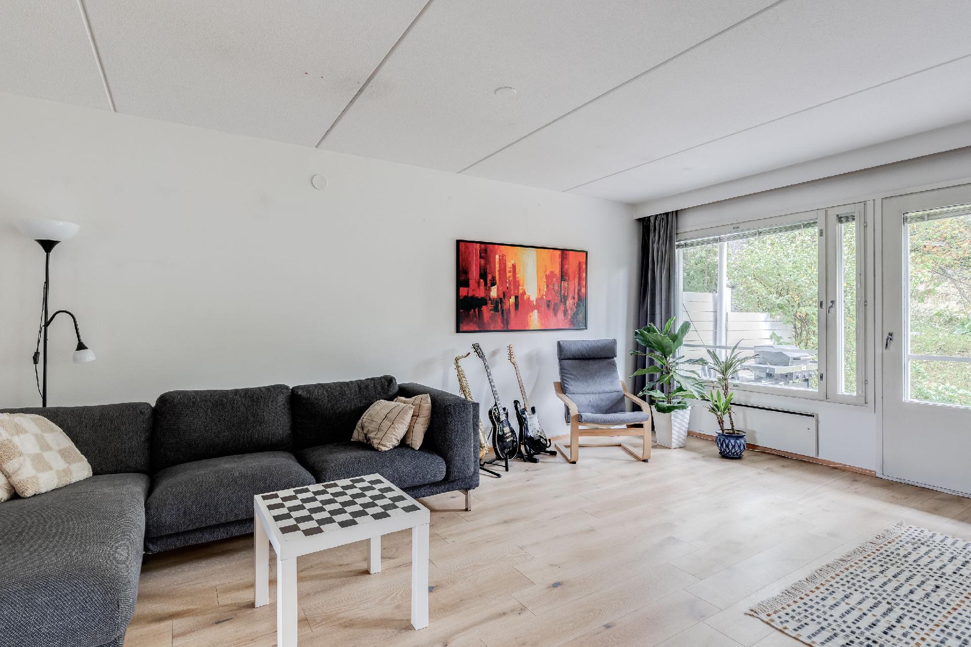 Sysimiehenpolku 8, Paloheinä, Helsinki