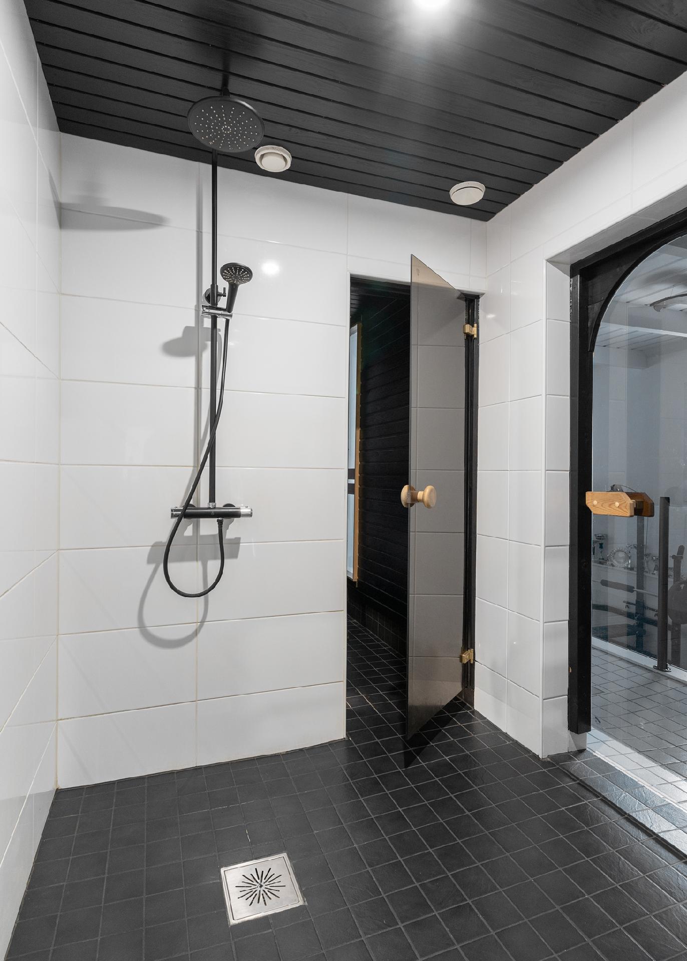 Monsaksenkuja 9, Martinlaakso, Vantaa