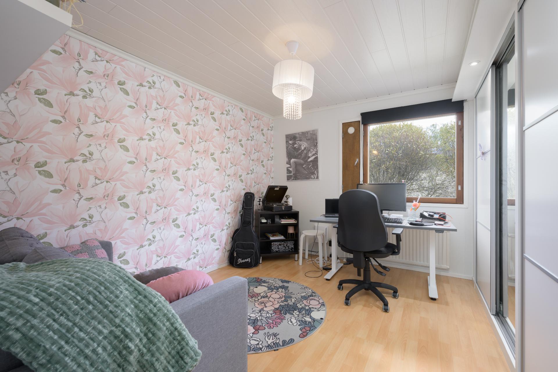 Tuomaantie 12, Kirkonkylä, Nurmijärvi