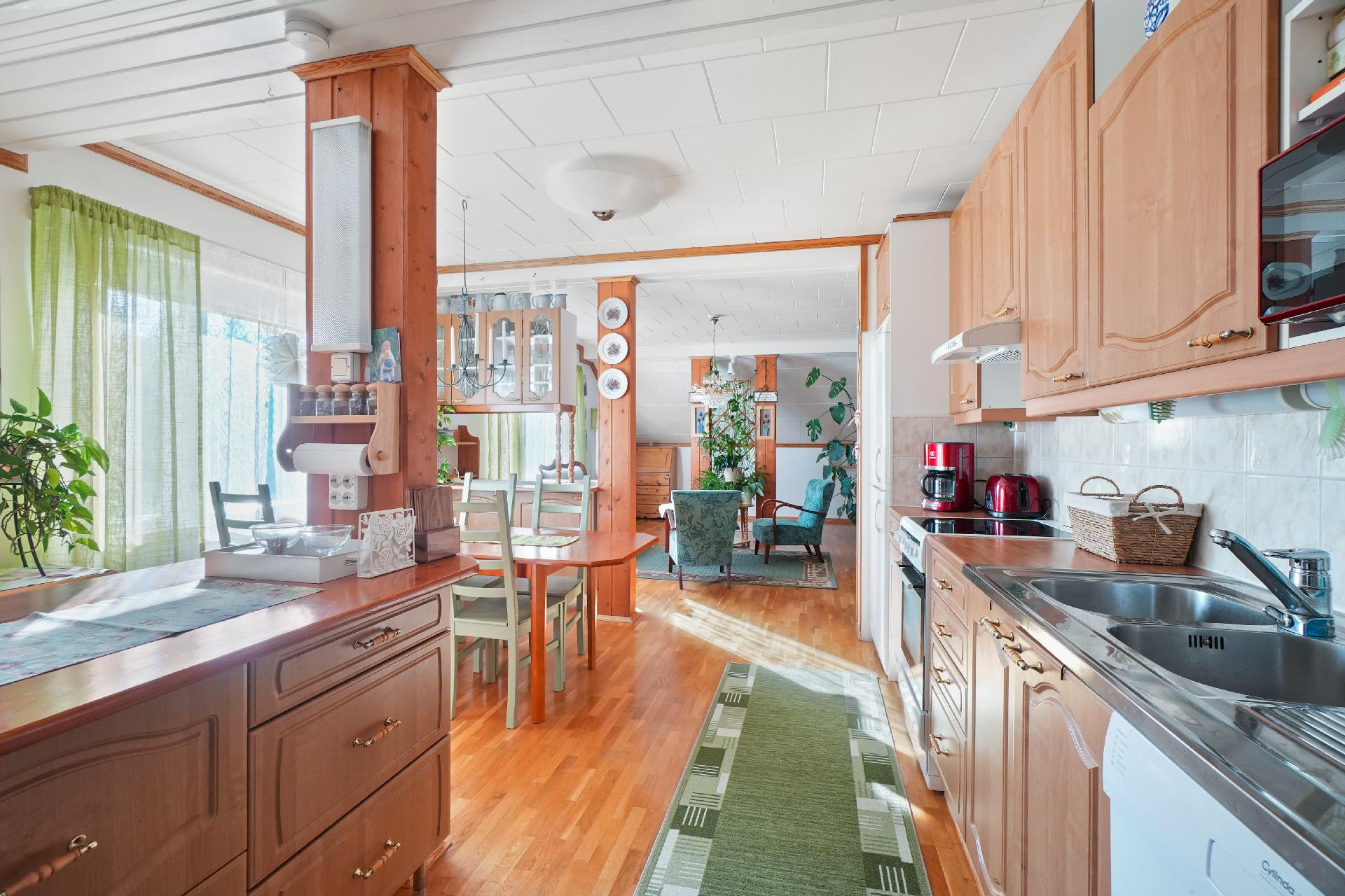 Vaahteratie 12, Oitti, Hausjärvi